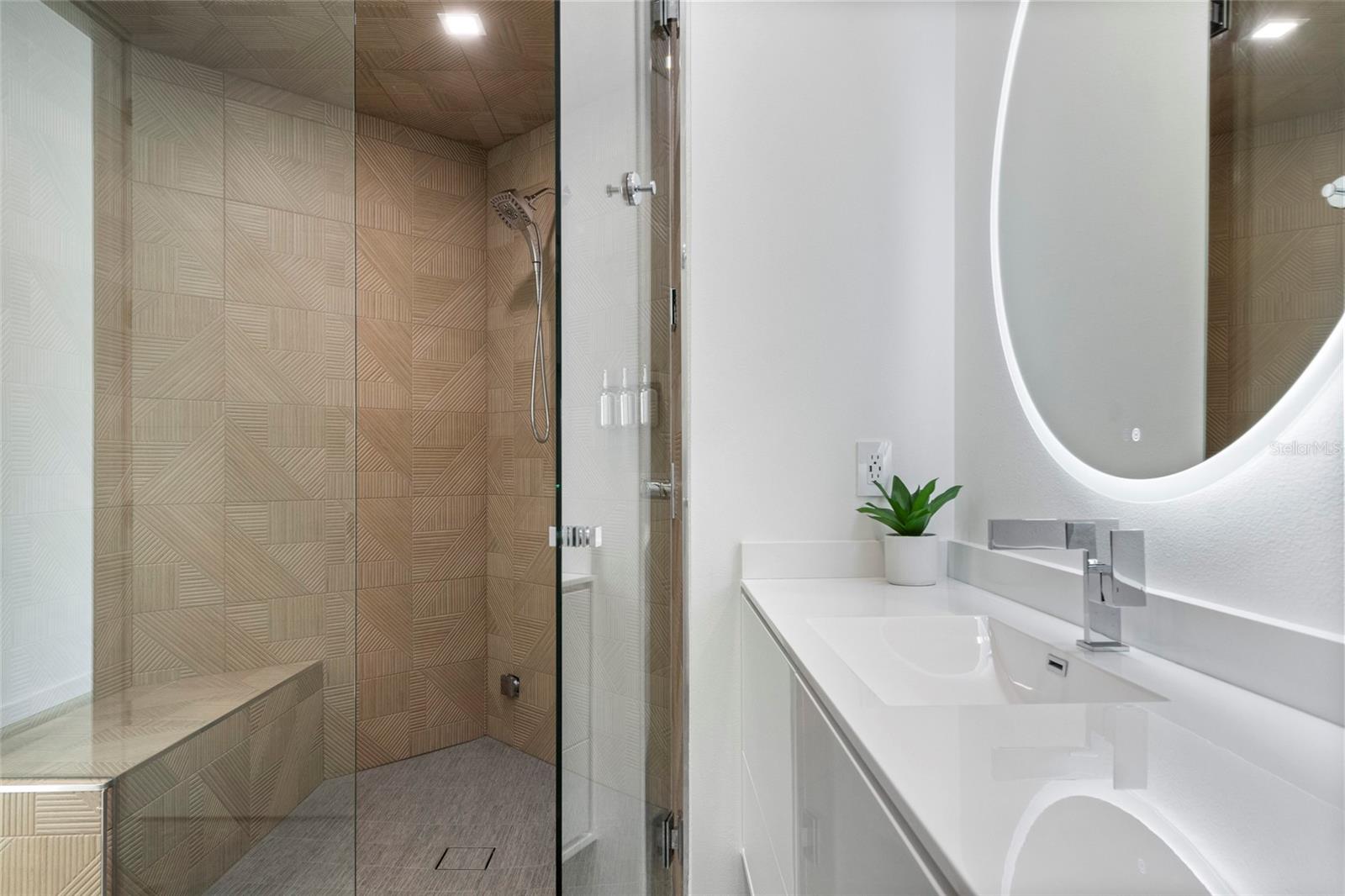 STEAM SHOWER IN BEDROOM 2