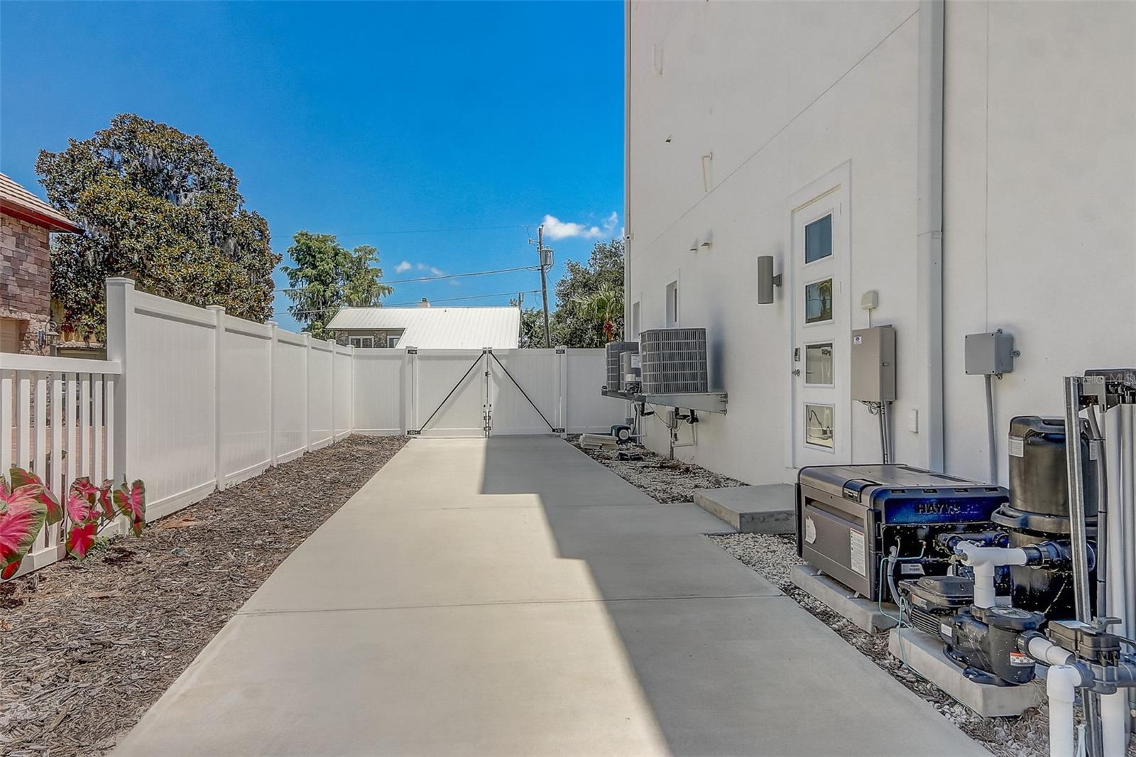 9940 LONE TREE LANE, Orlando, FL 32836