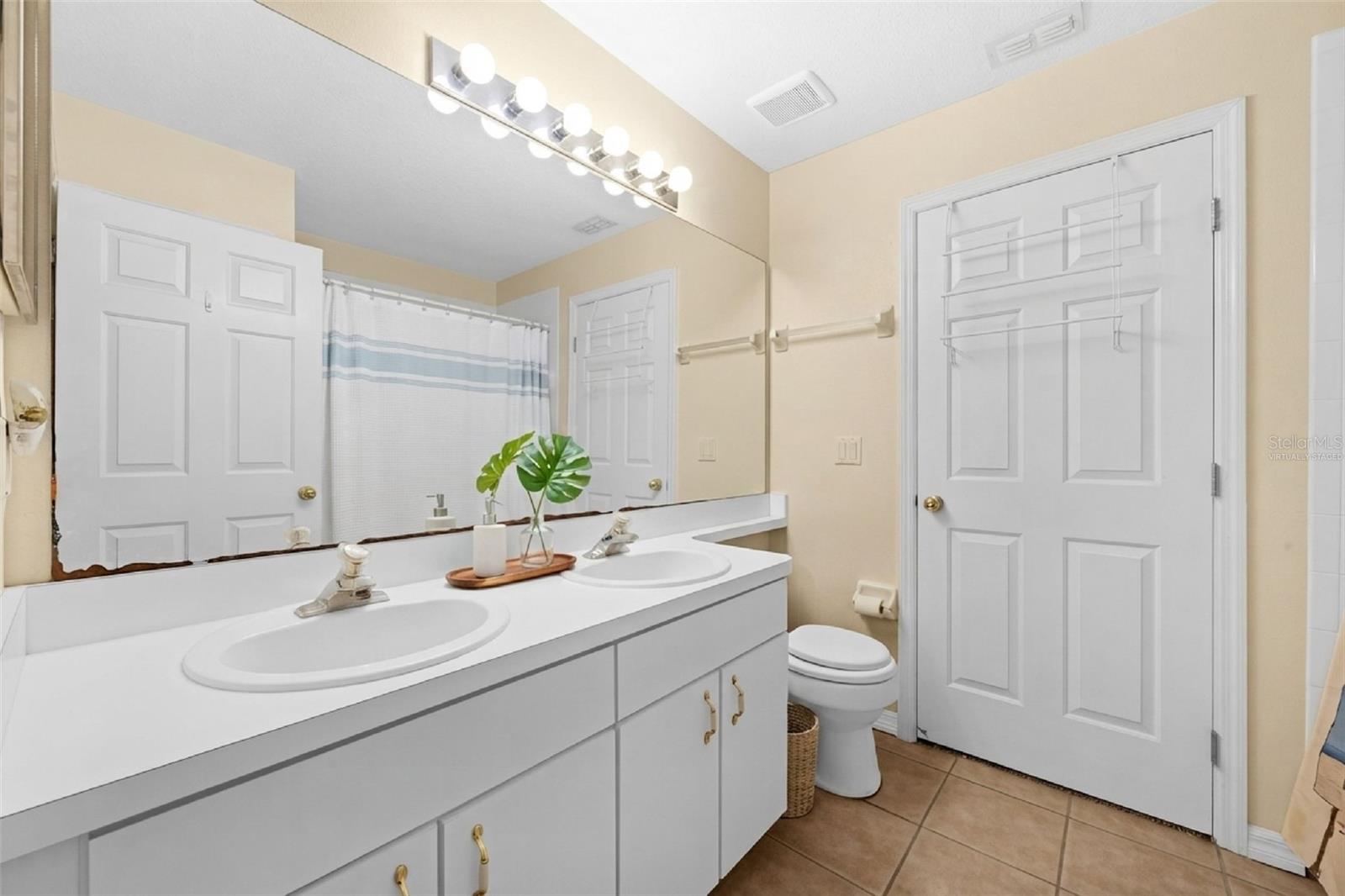 Virtually Staged Furnishings