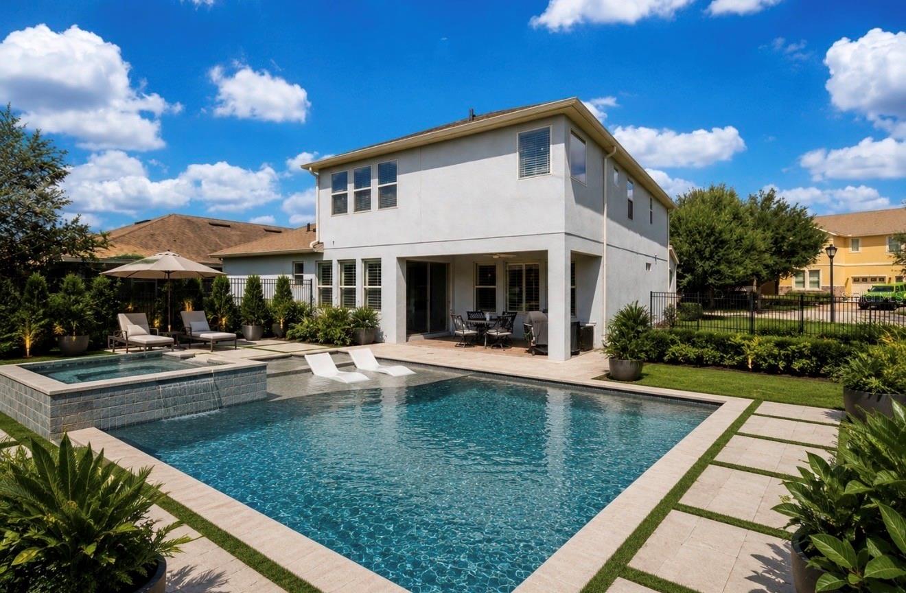 Spacious yard to create your own dream pool