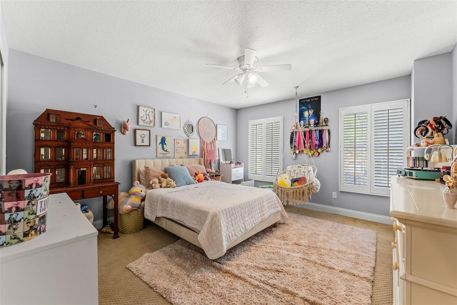 Bedroom 2 - w/walk in closet