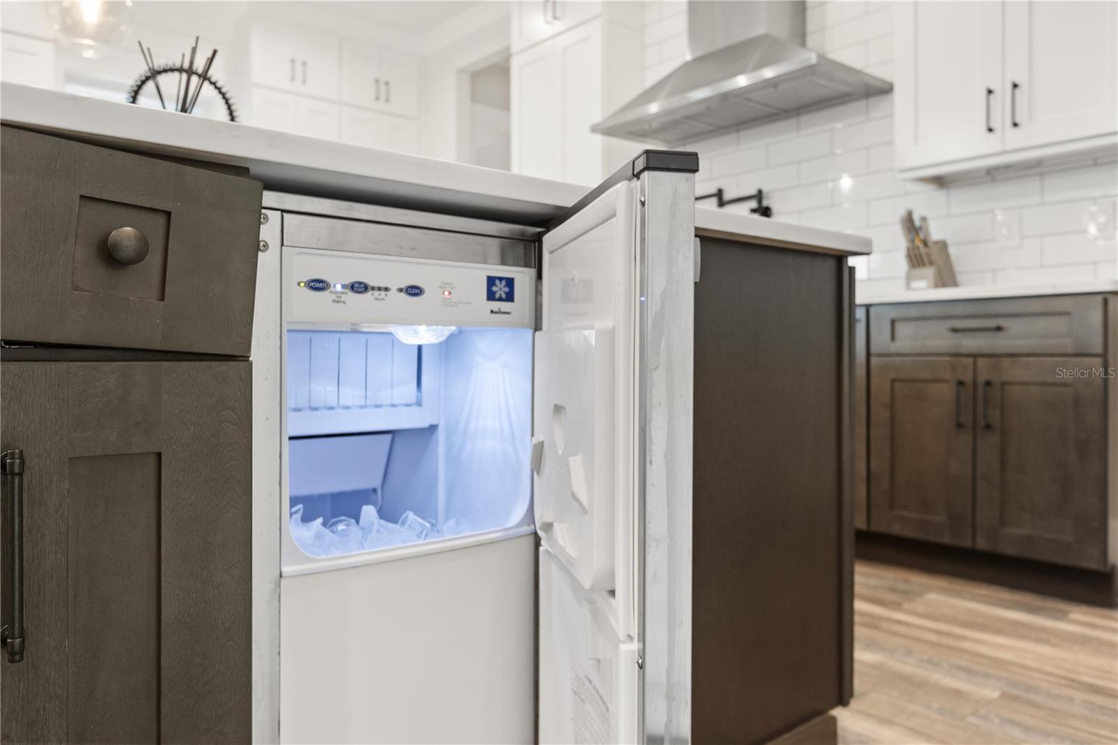 DEDICATED ICE MAKERA built-in under-counter ice maker adds another practical convenience for everyday living and entertaining.