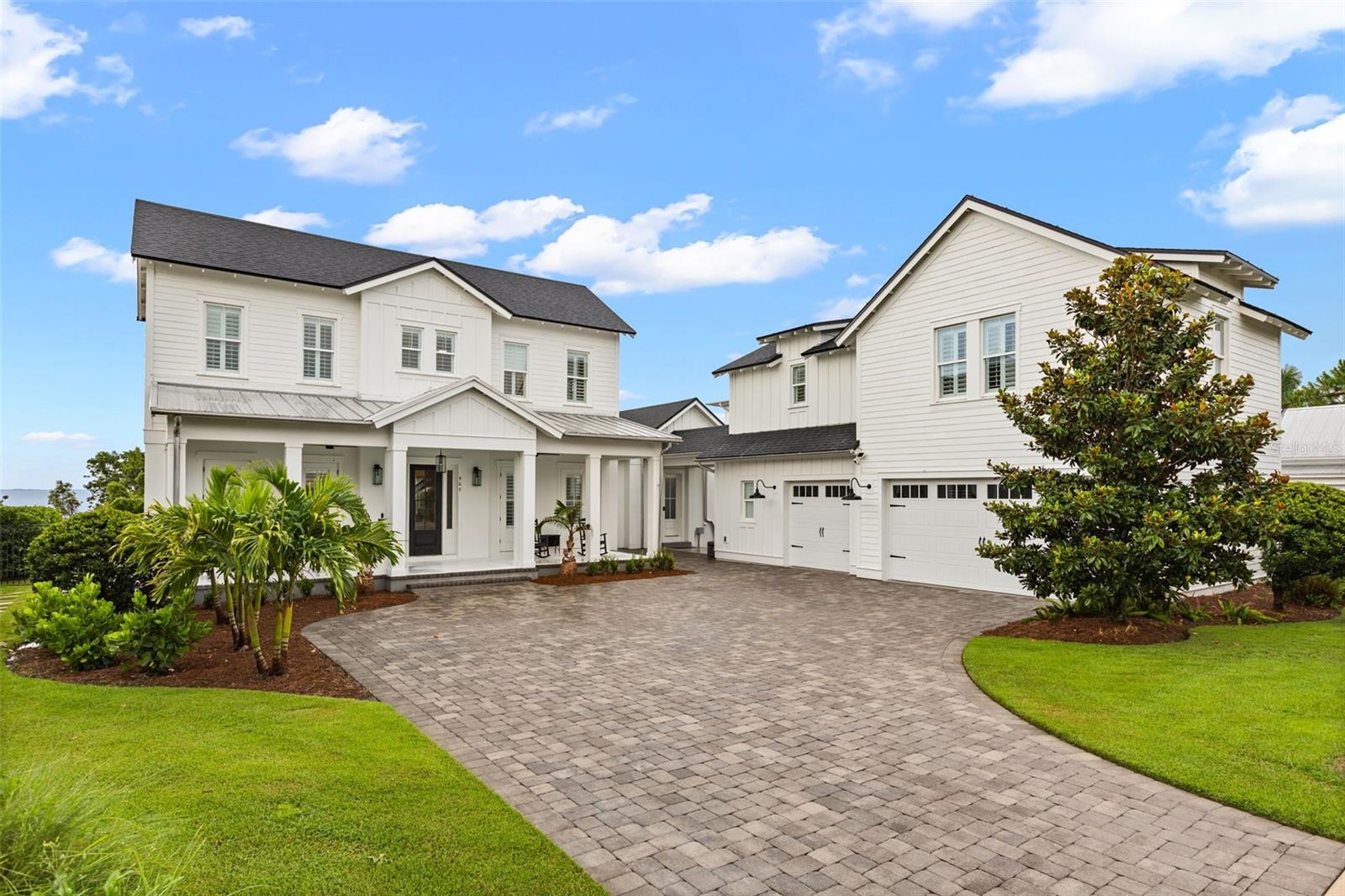 OAKLAND PARK |Main house + a 907-sq ft detached guest house /ADU above the garage.