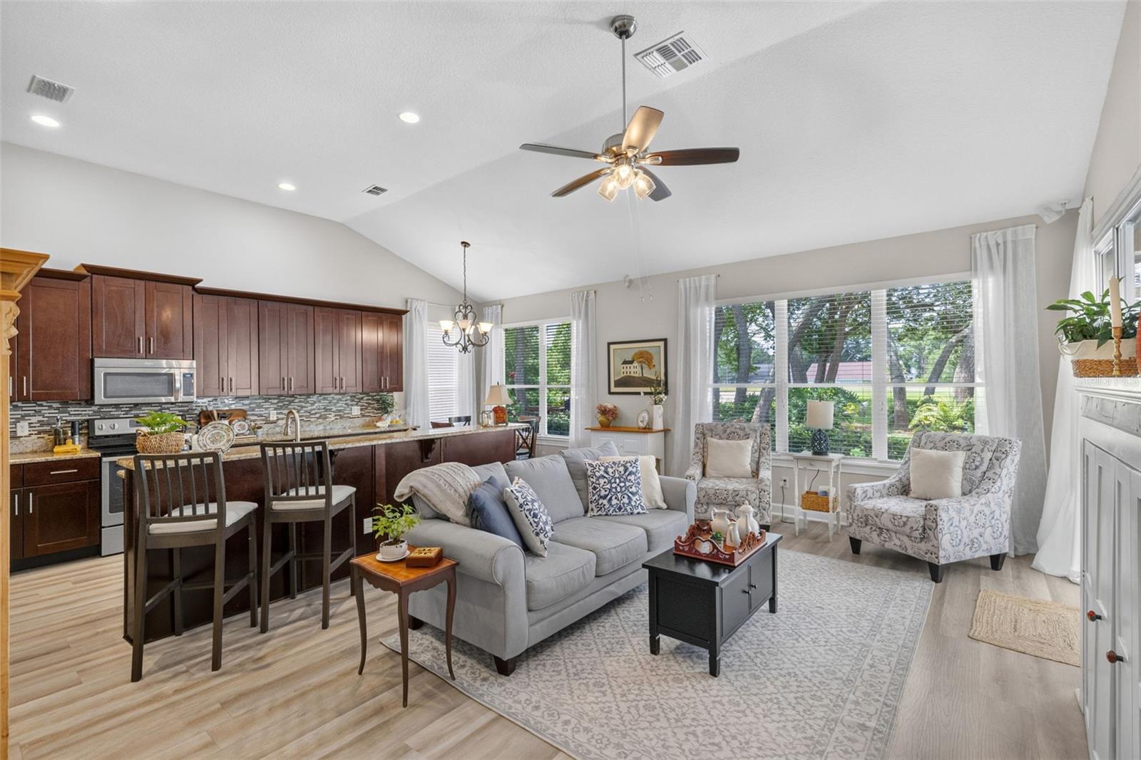 8052 LAUREL RIDGE DRIVE, Mount Dora, FL 32757