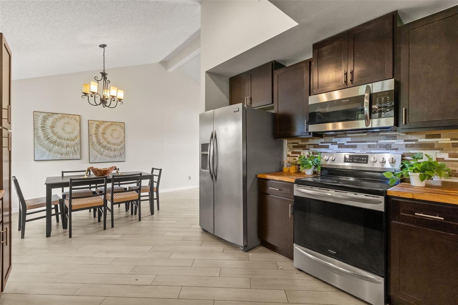 7925 SNOWBERRY CIRCLE, Orlando, FL 32819