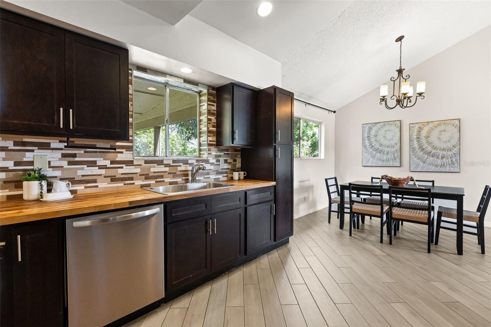 7925 SNOWBERRY CIRCLE, Orlando, FL 32819