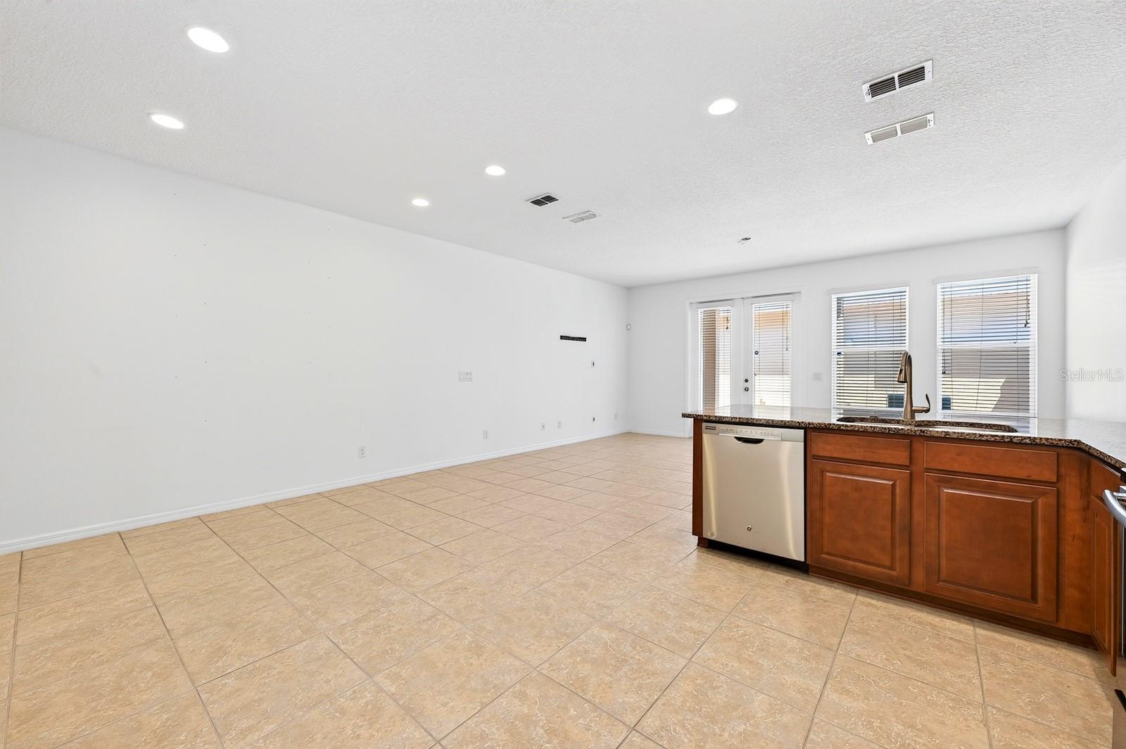 Open Kitchen.