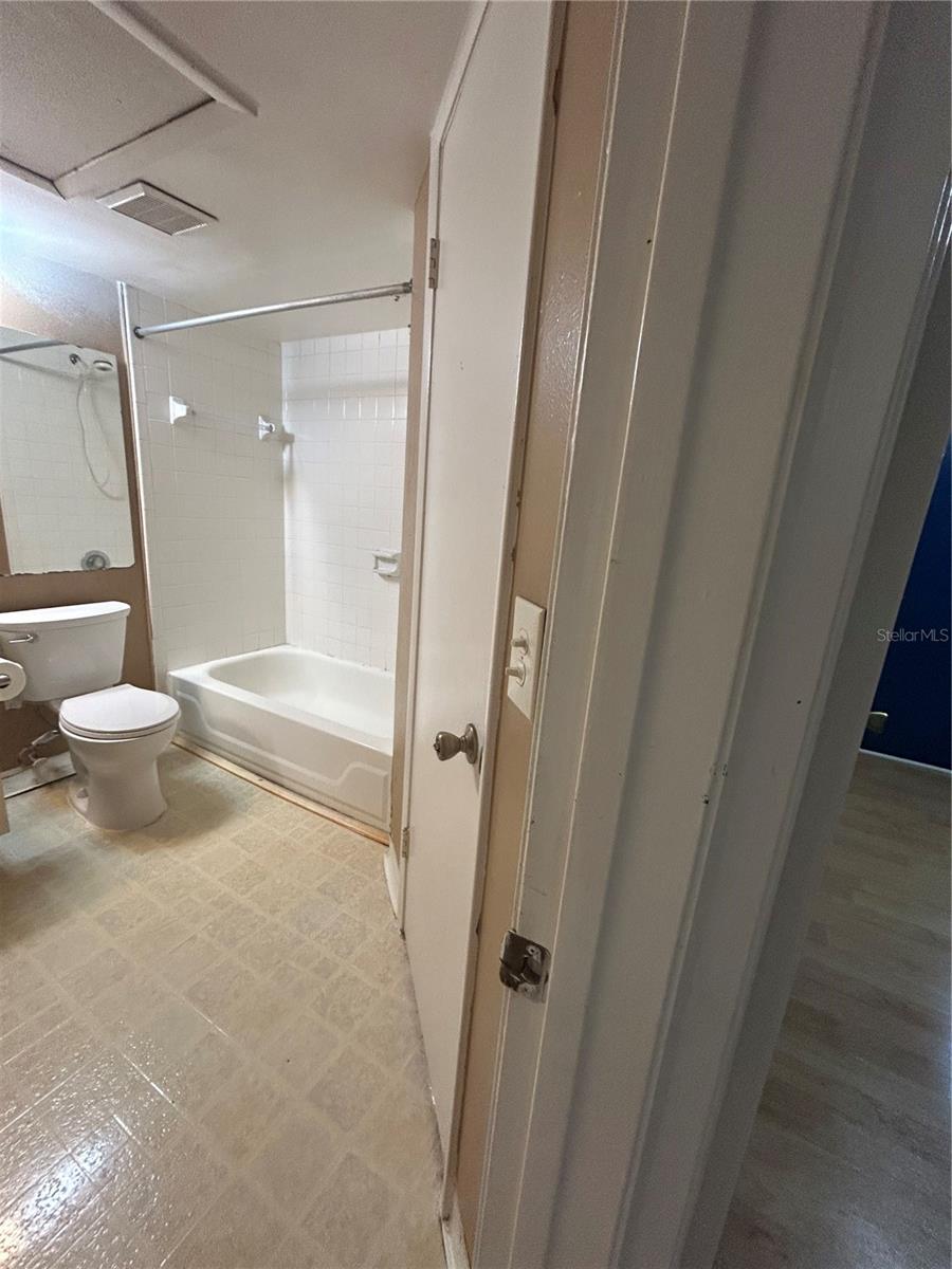 380 LAKEPOINTE DRIVE, #202, Altamonte Springs, FL 32701