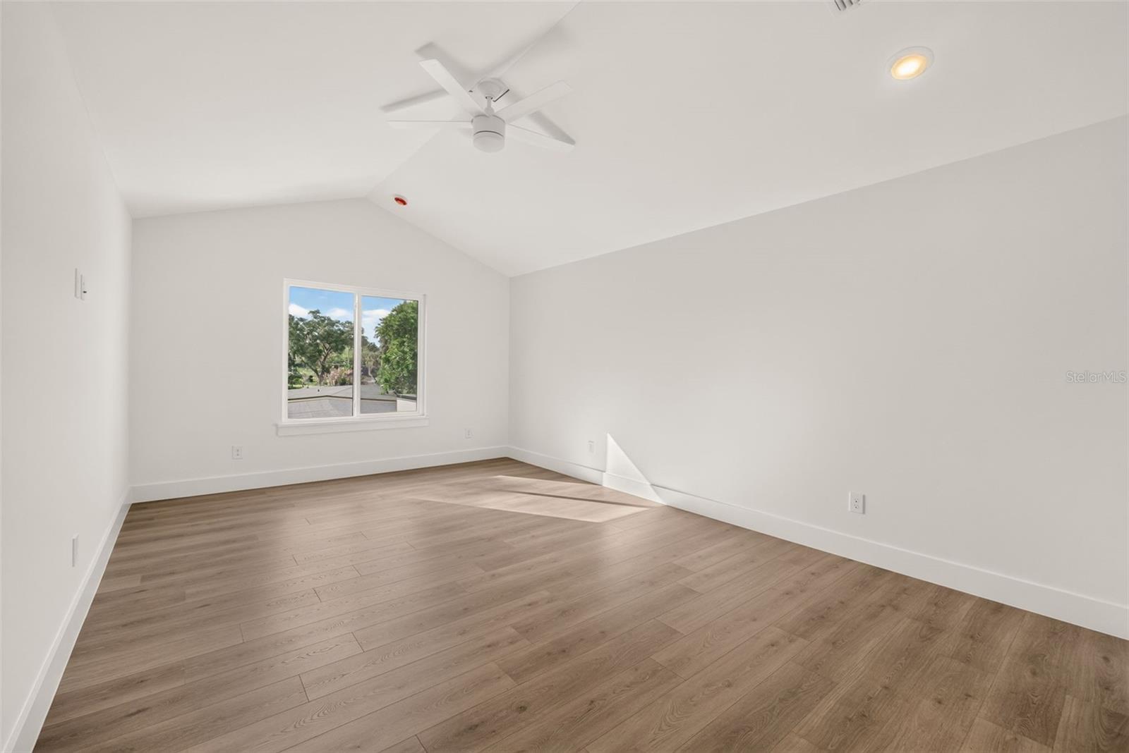1205 FALCON DRIVE, Orlando, FL 32803