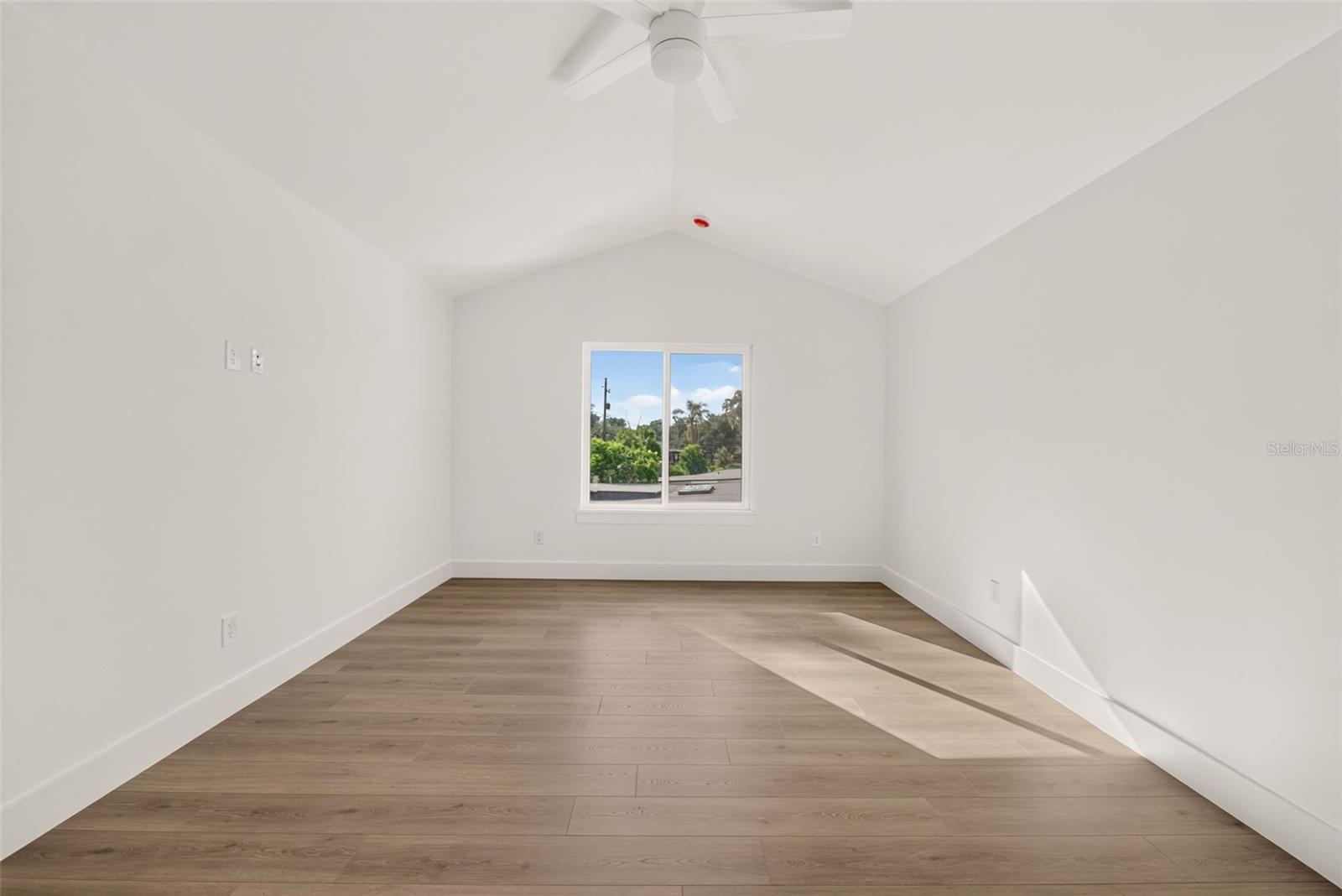 1205 FALCON DRIVE, Orlando, FL 32803