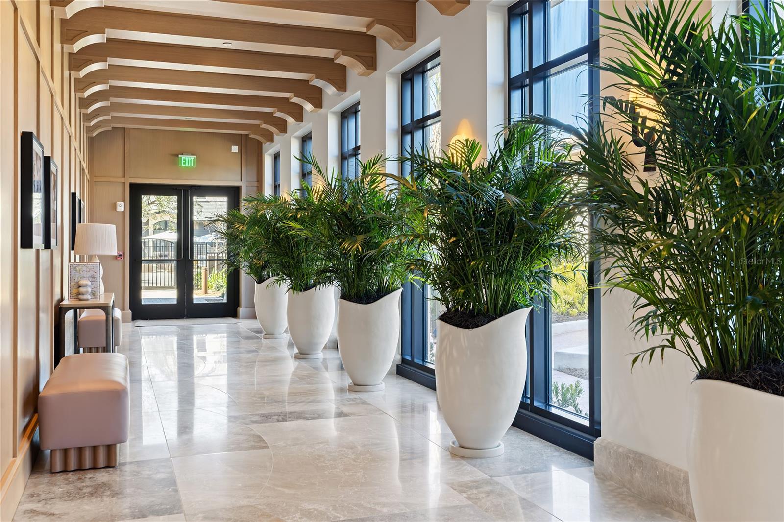 Florian Park Amenities: A Welcomed Arrival. The stage is set for your much-anticipated entrance. A porte-cochere will lead to the open-air lobby, staffed 24/7, so theres always someone to welcome you home. Youll delight in the instantly impressive space which features your Residential Services reception area, the residents lounge, inspired workspaces, flex rooms for events and a coffee bar.