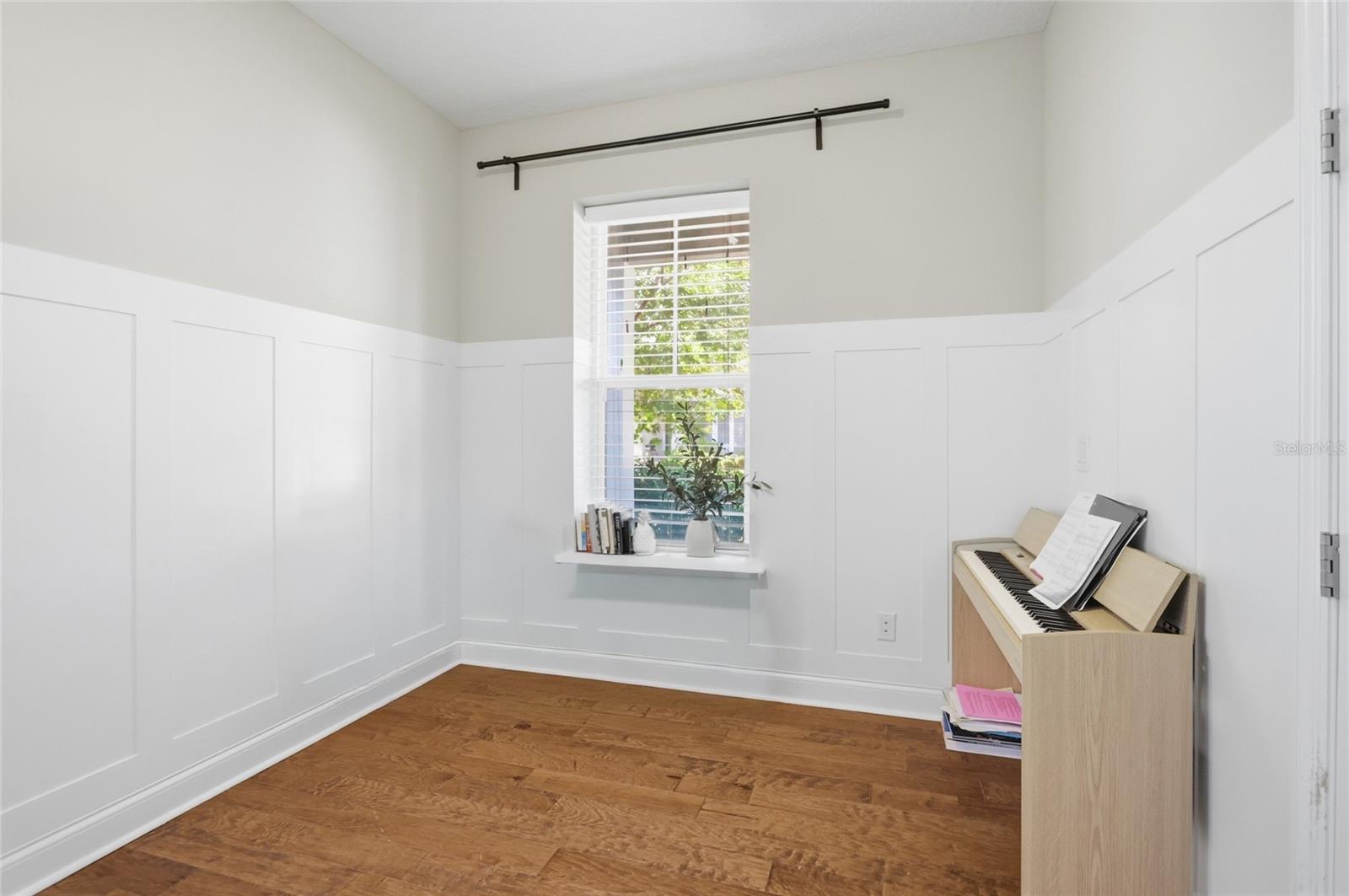 8105 LAUREATE BOULEVARD, Orlando, FL 32827