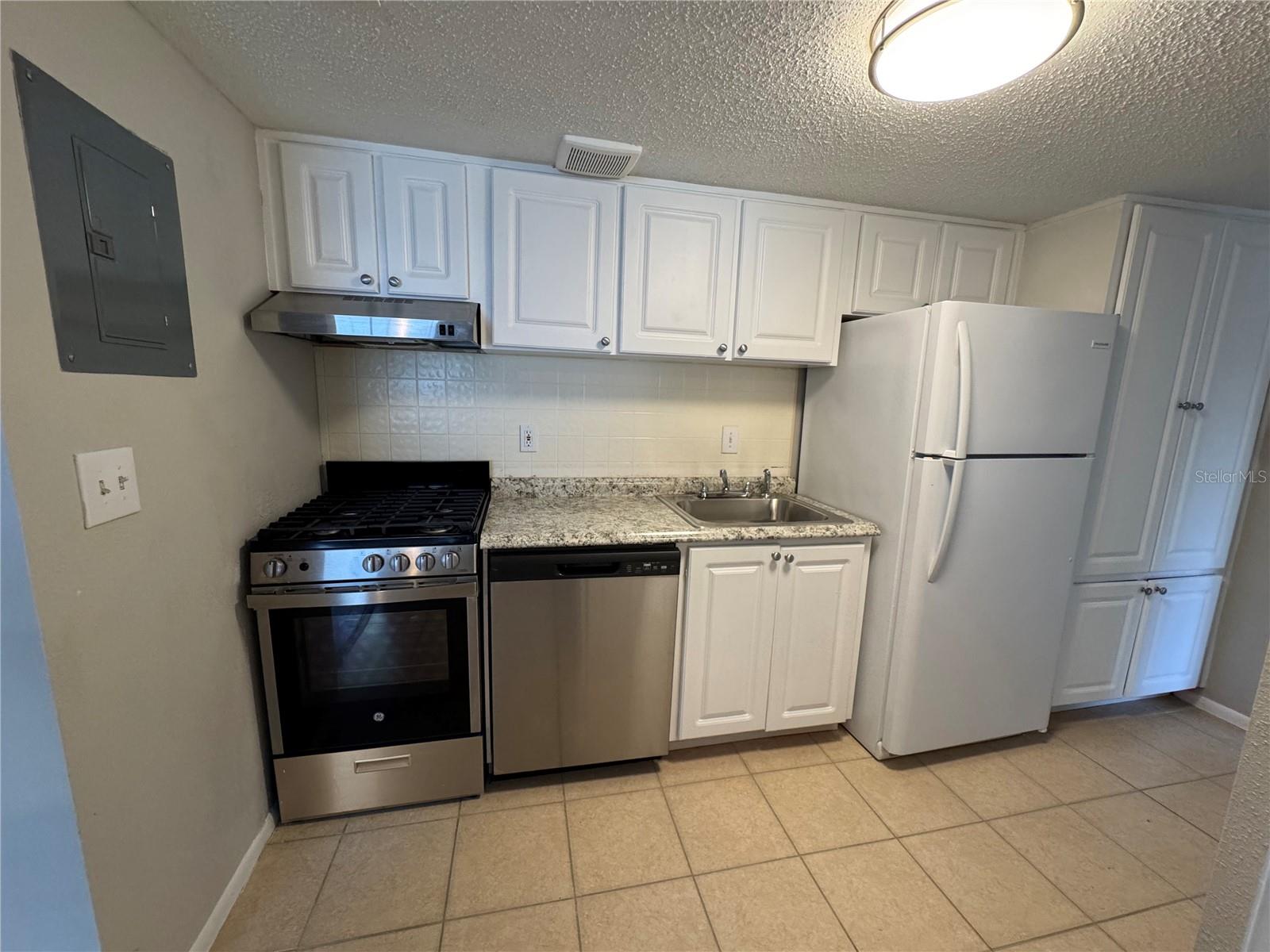115 OYSTER BAY CIRCLE, #300, Altamonte Springs, FL 32701