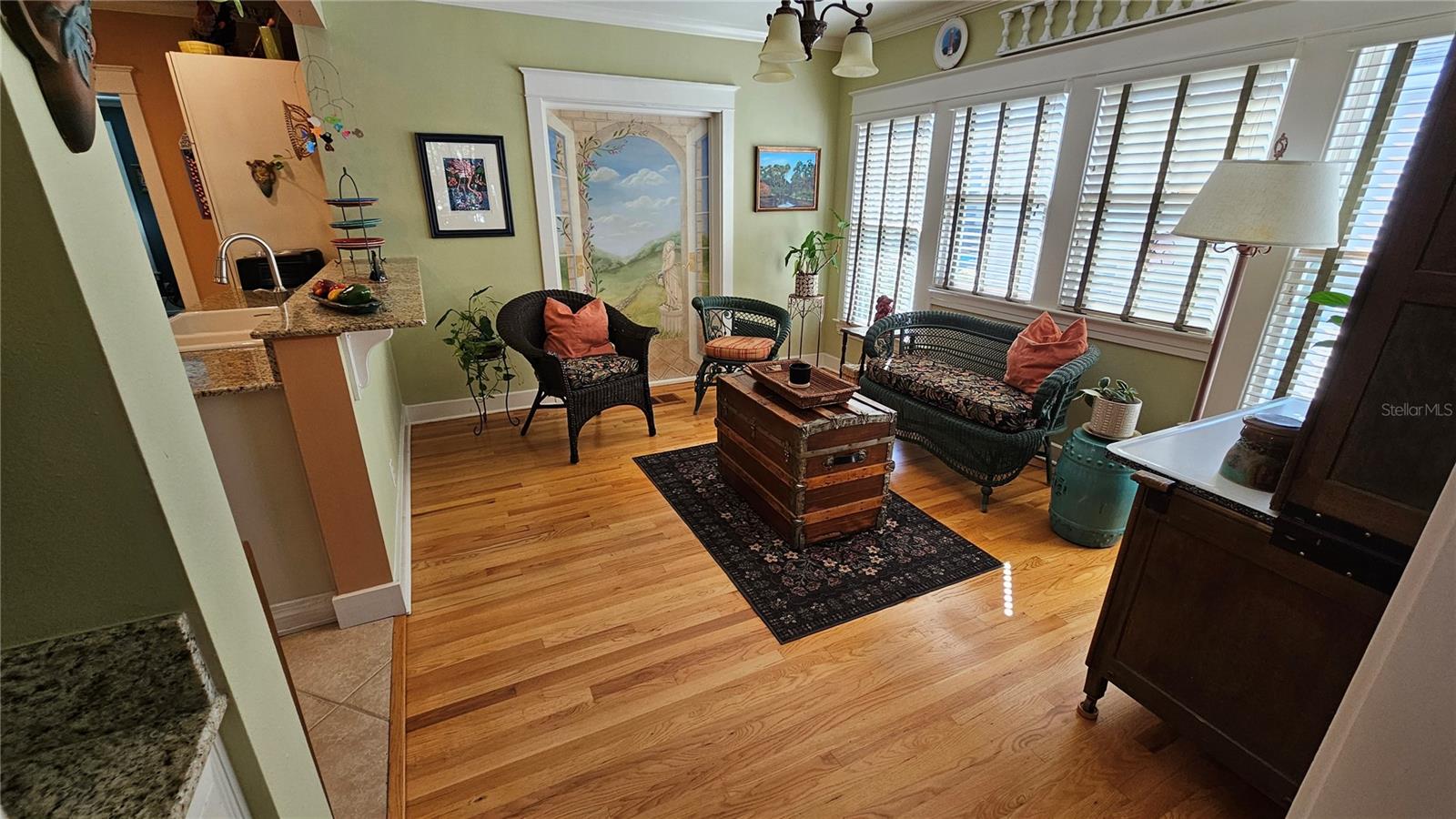 Sitting Nook off Kitchen