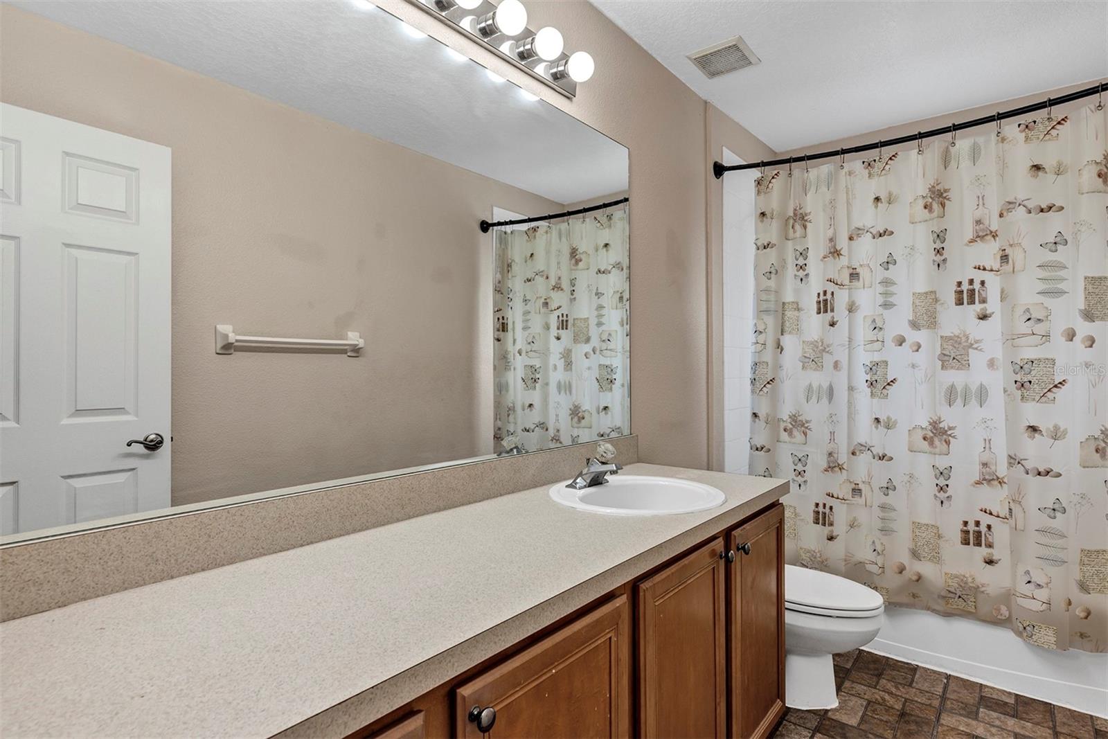 Upstairs second bathroom