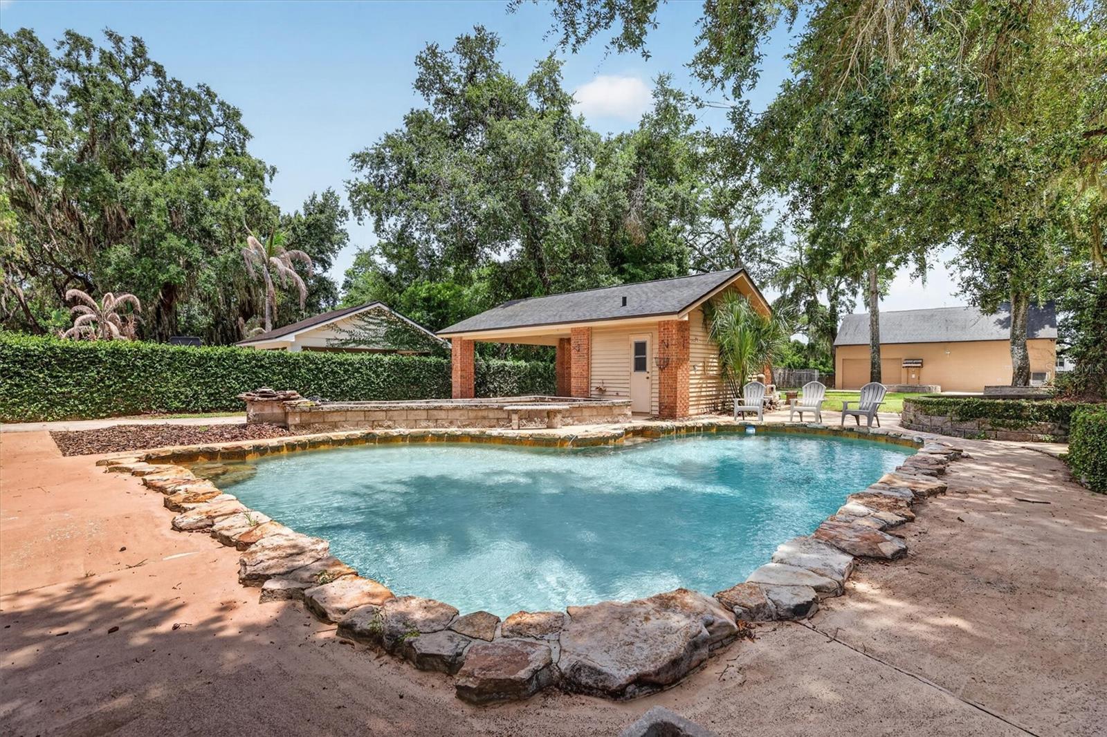 Pool and pool house/cabana