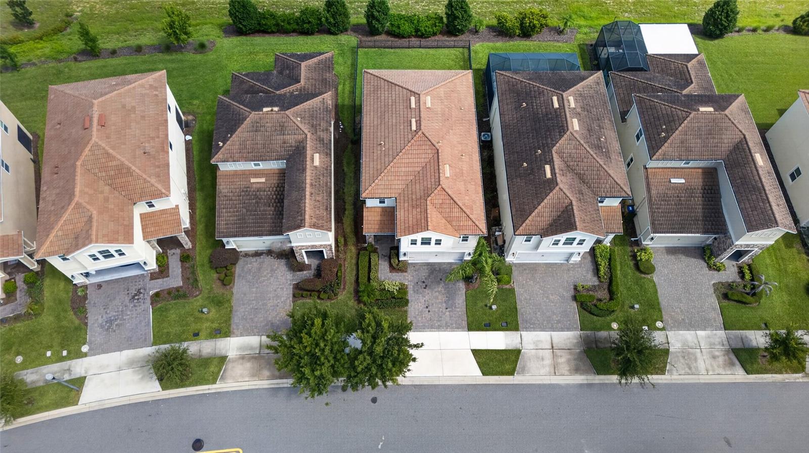 Fully fenced lot, no rear neighbors with golf course views.