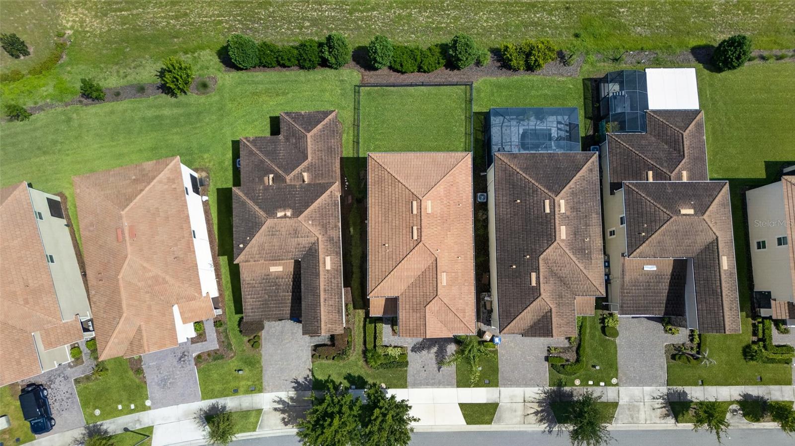 Fully fenced lot, no rear neighbors with golf course views.