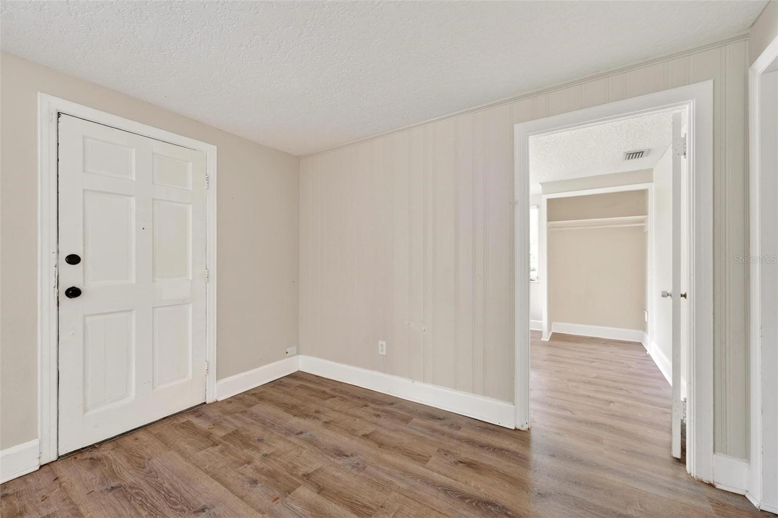 1st floor-Front door