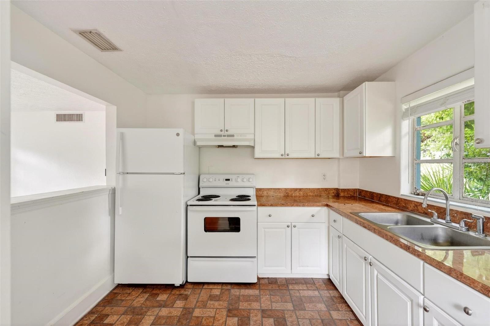 2nd floor-Kitchen