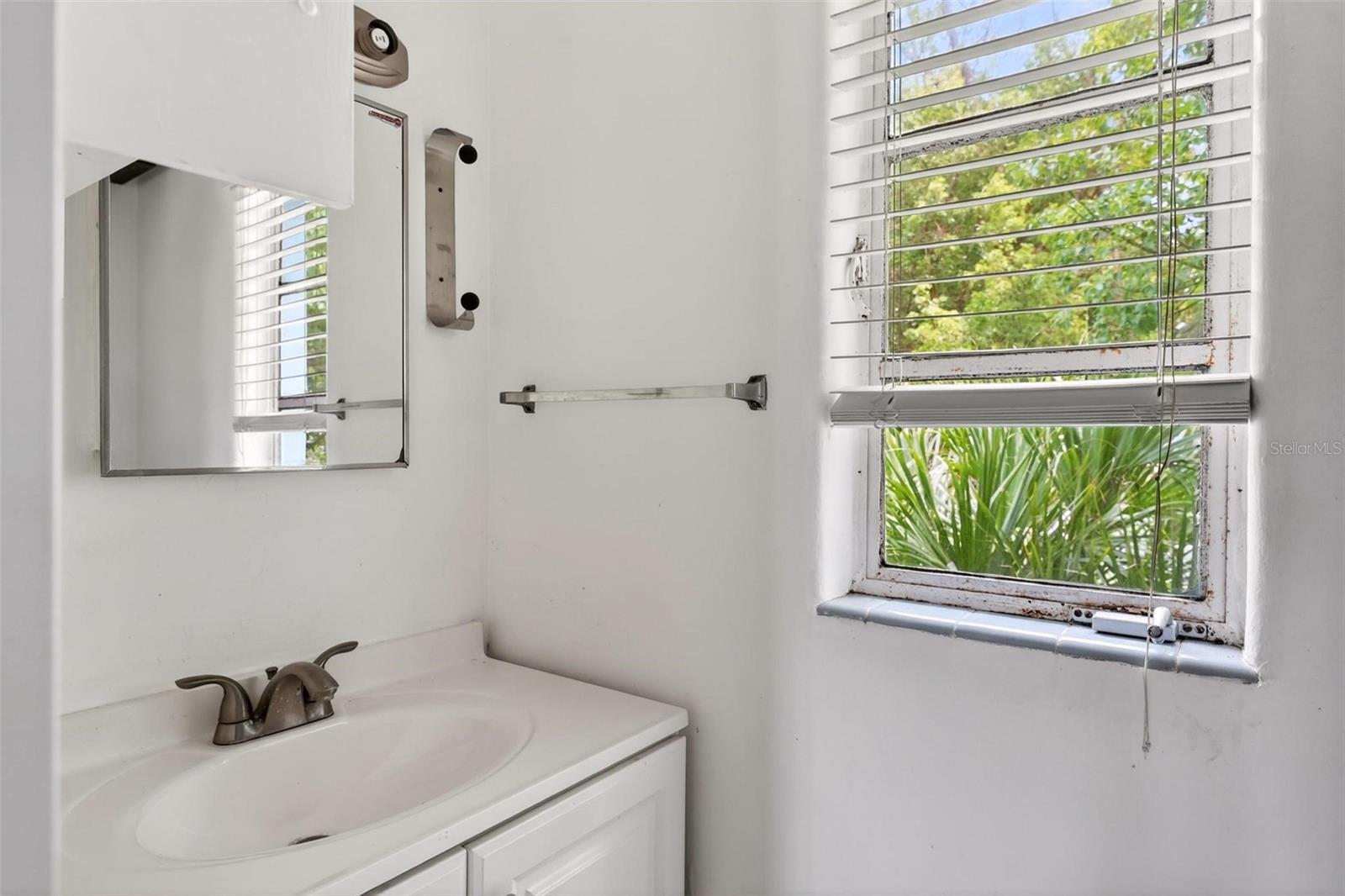 2nd floor-Bathroom