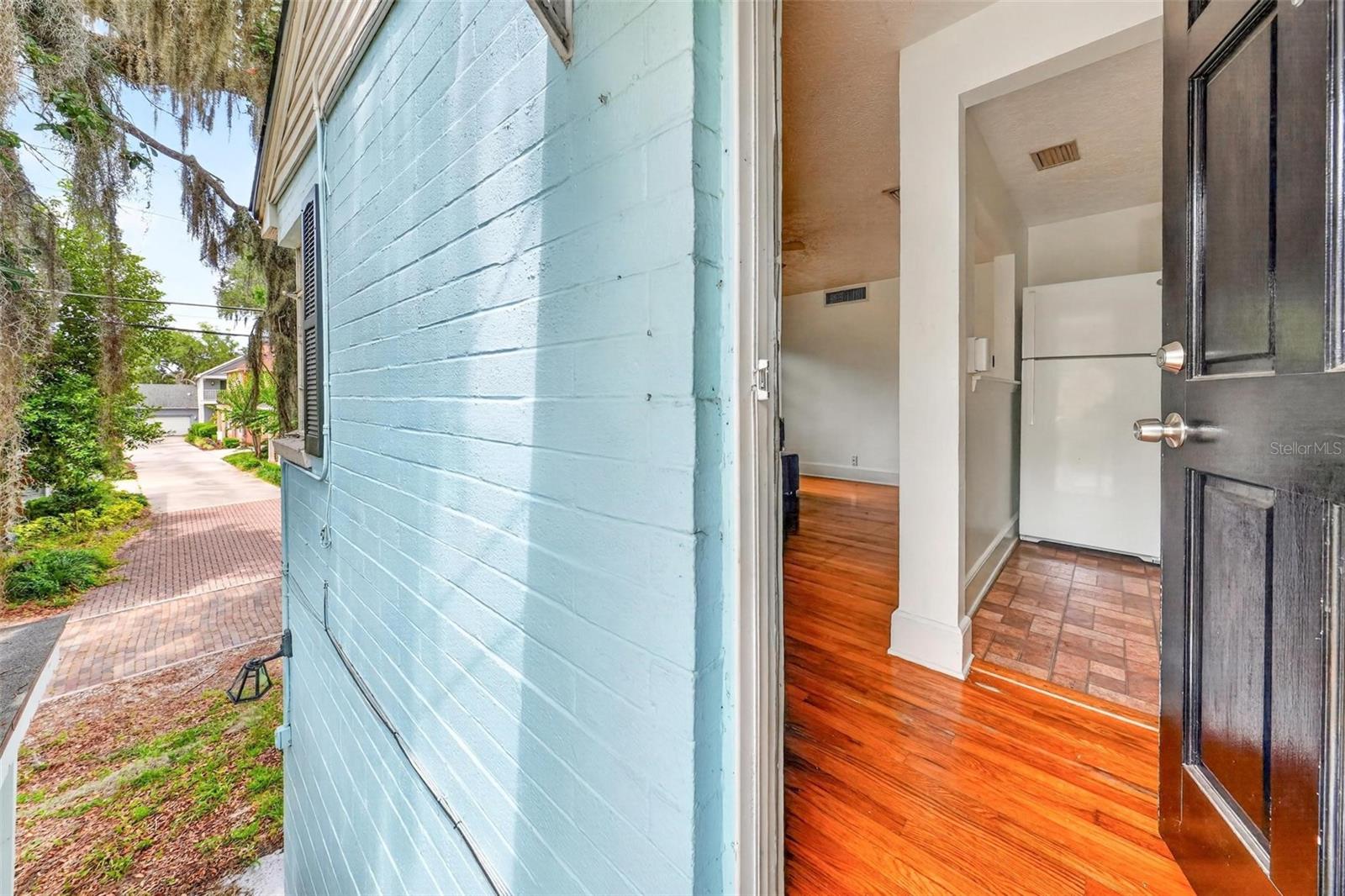2nd floor-Front door