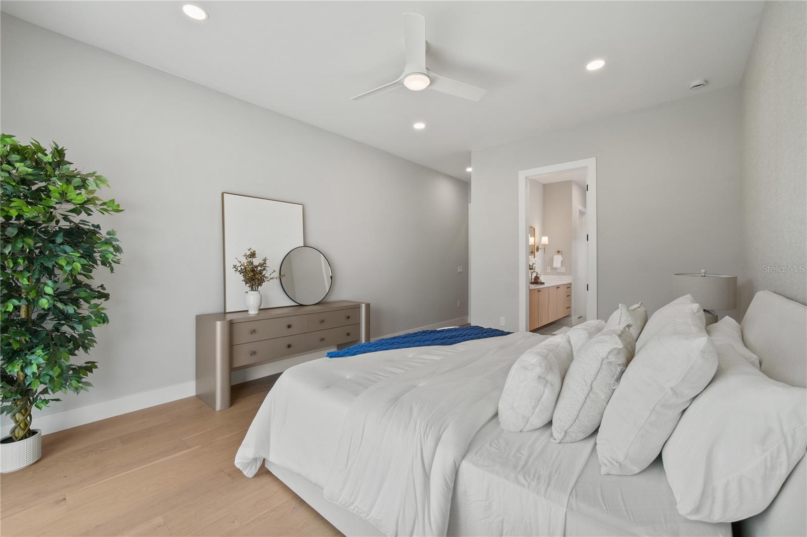 1326 W NEW HAMPSHIRE STREET, Orlando, FL 32804