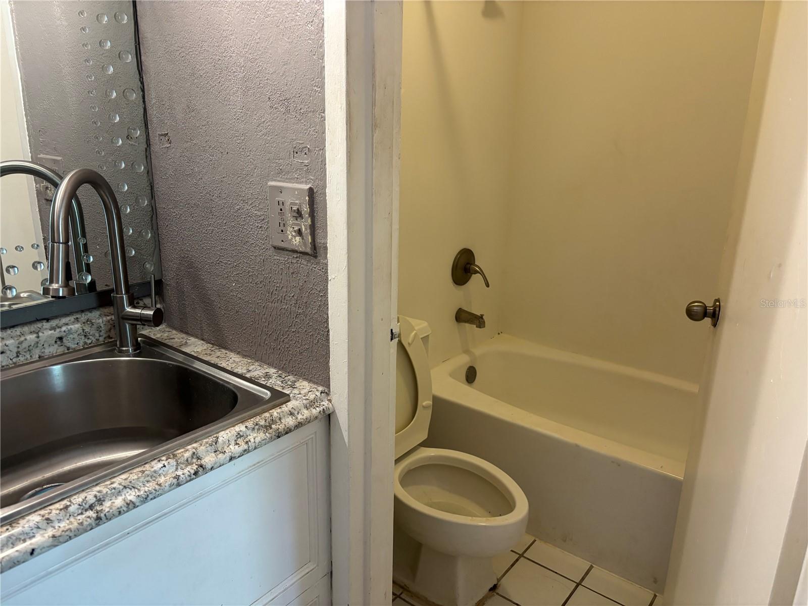 7900 S ORANGE BLOSSOM TRAIL, #2009, Orlando, FL 32809
