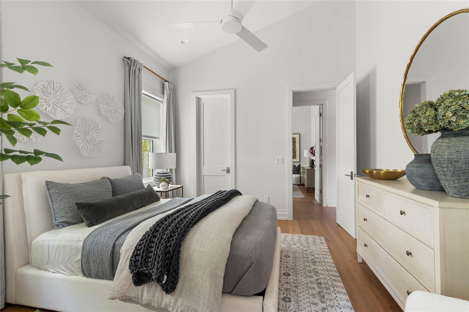 BEDROOM SUITE #4