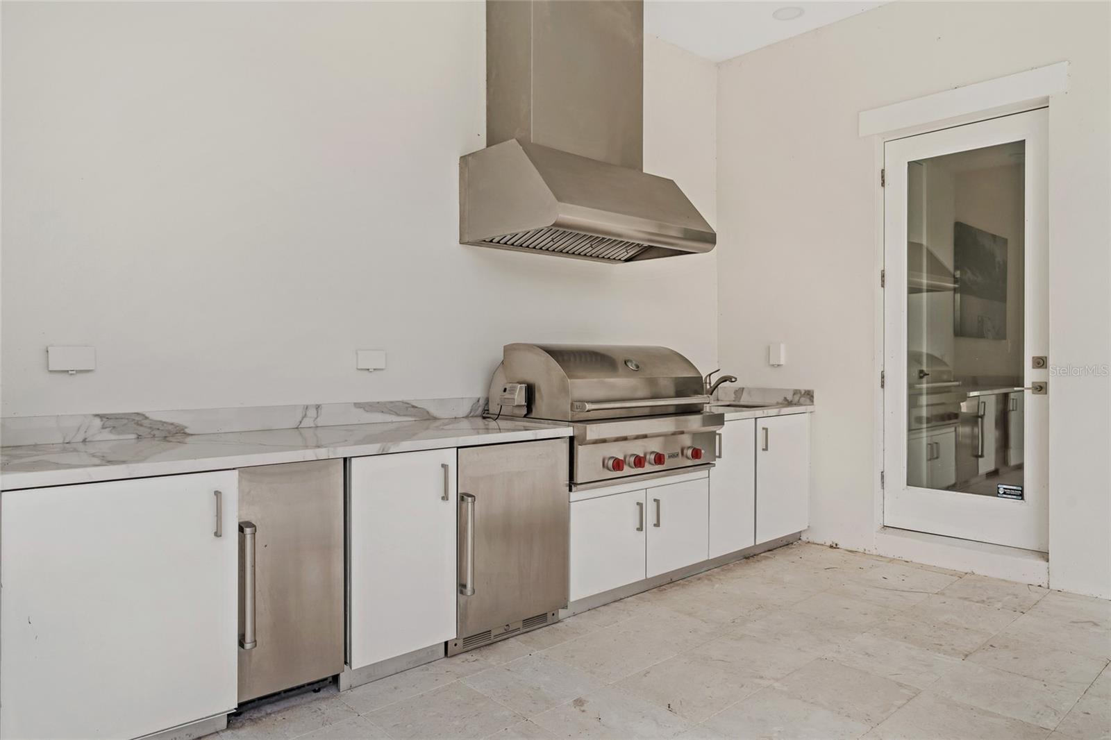 Outdoor kitchen