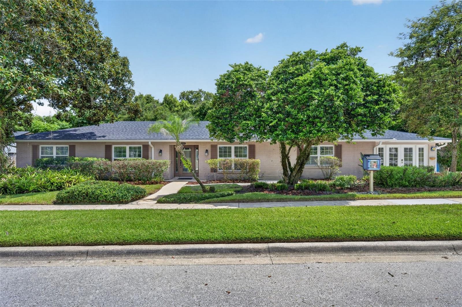Welcome to 2051 Dyan Way! Welcome to 2051 Dyan Way!