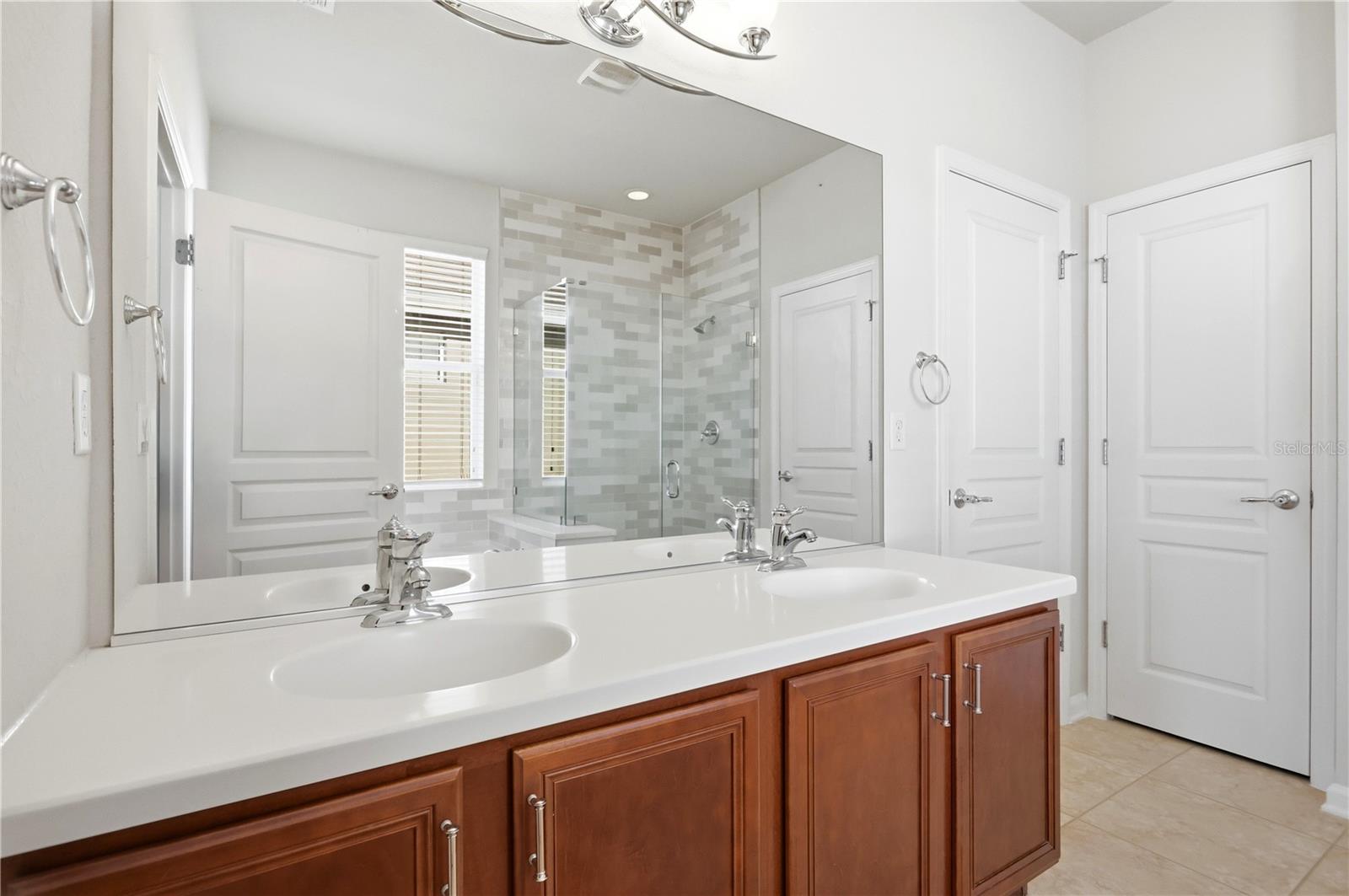 Primary Dual Sinks