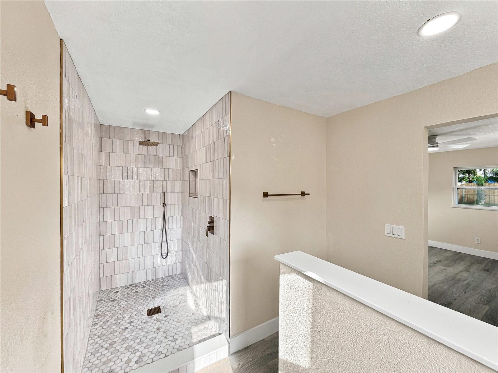 7015 CRESTLAKE DRIVE, Orlando, FL 32819
