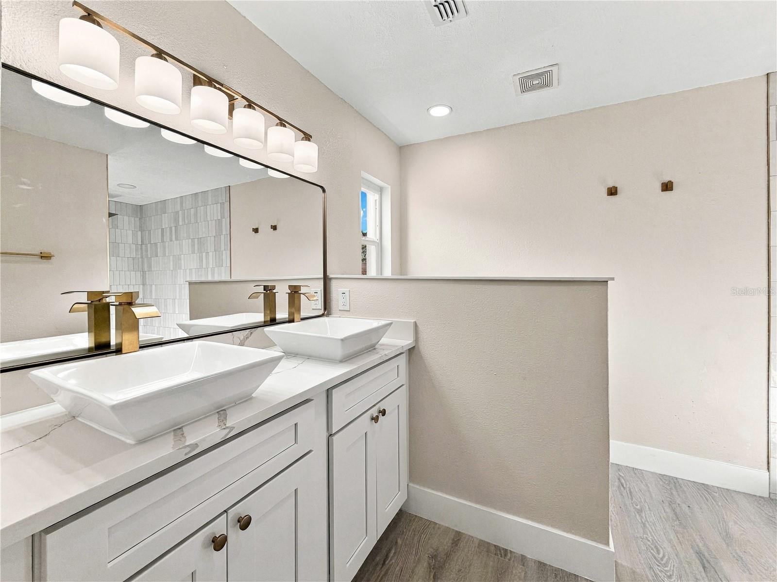 7015 CRESTLAKE DRIVE, Orlando, FL 32819