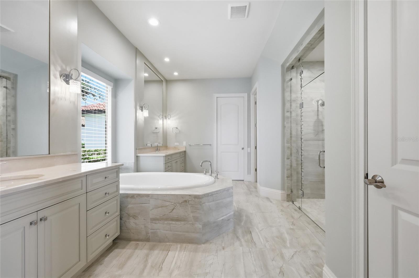 12102 MONTALCINO CIRCLE, Windermere, FL 34786