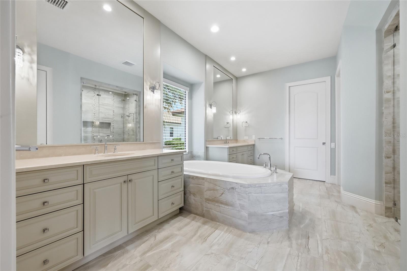 12102 MONTALCINO CIRCLE, Windermere, FL 34786