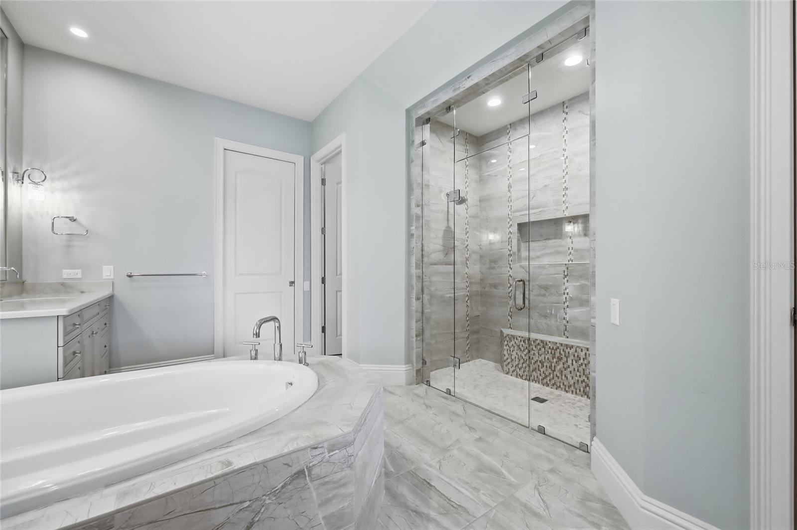 12102 MONTALCINO CIRCLE, Windermere, FL 34786