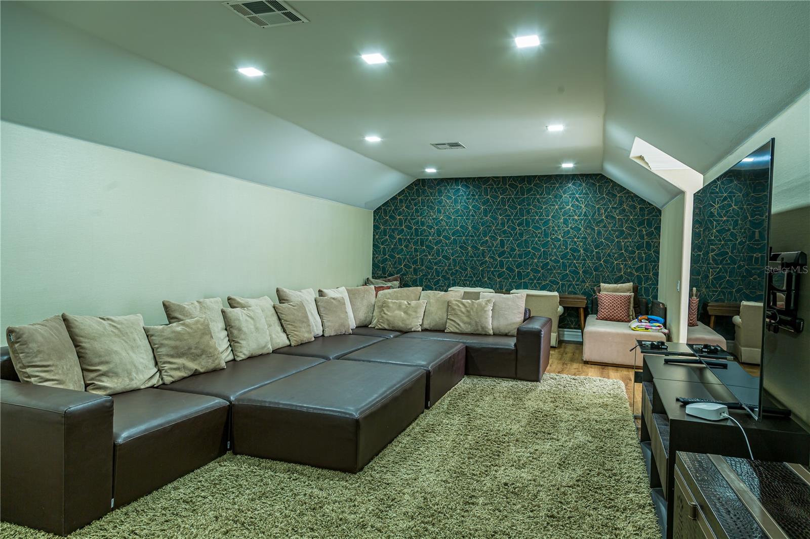 Bedroom 5/Bonus Room