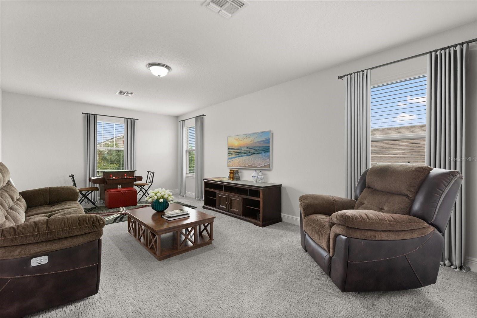Large Upstairs Bonus/Great Room