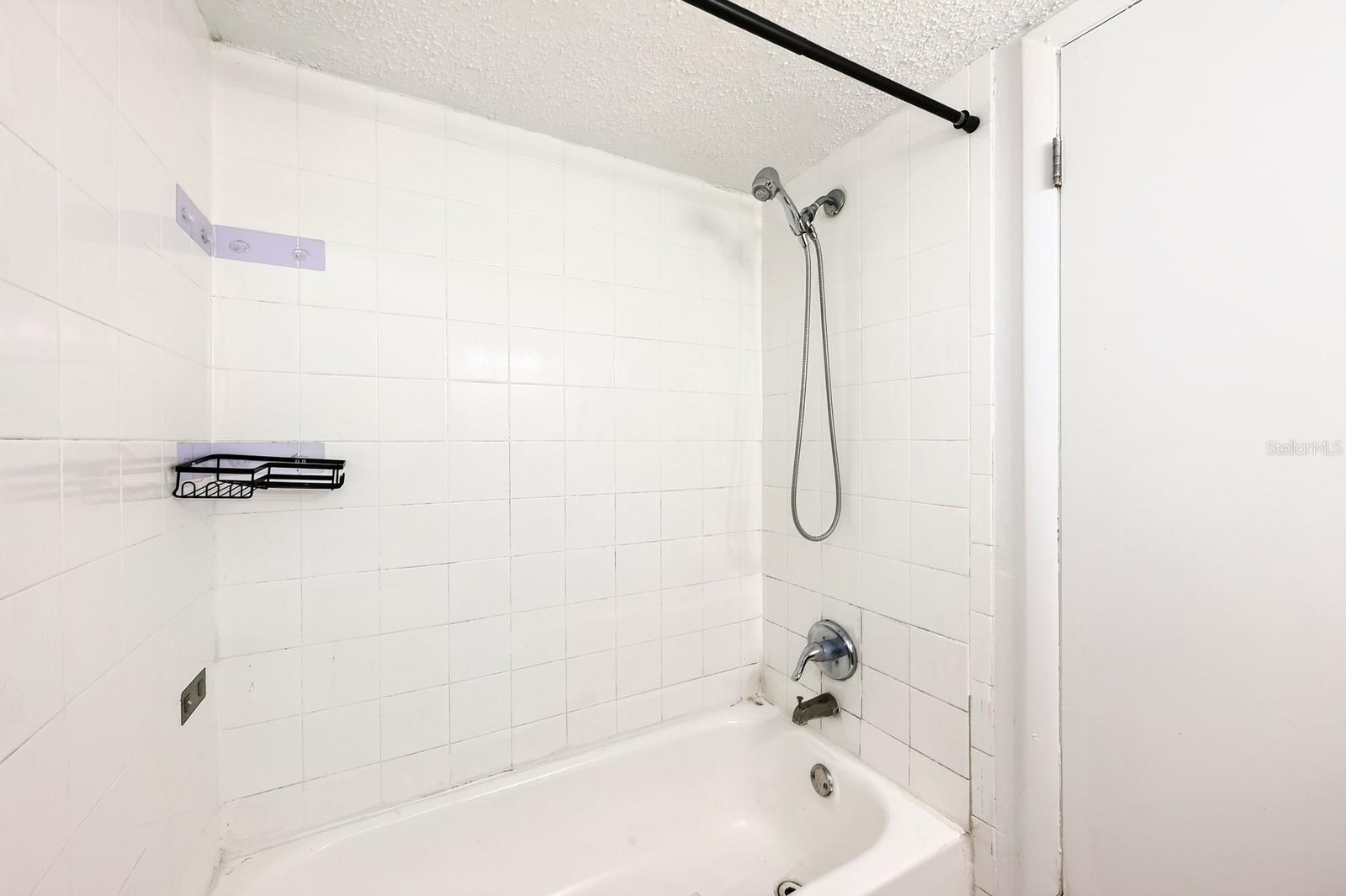 Soaking tub