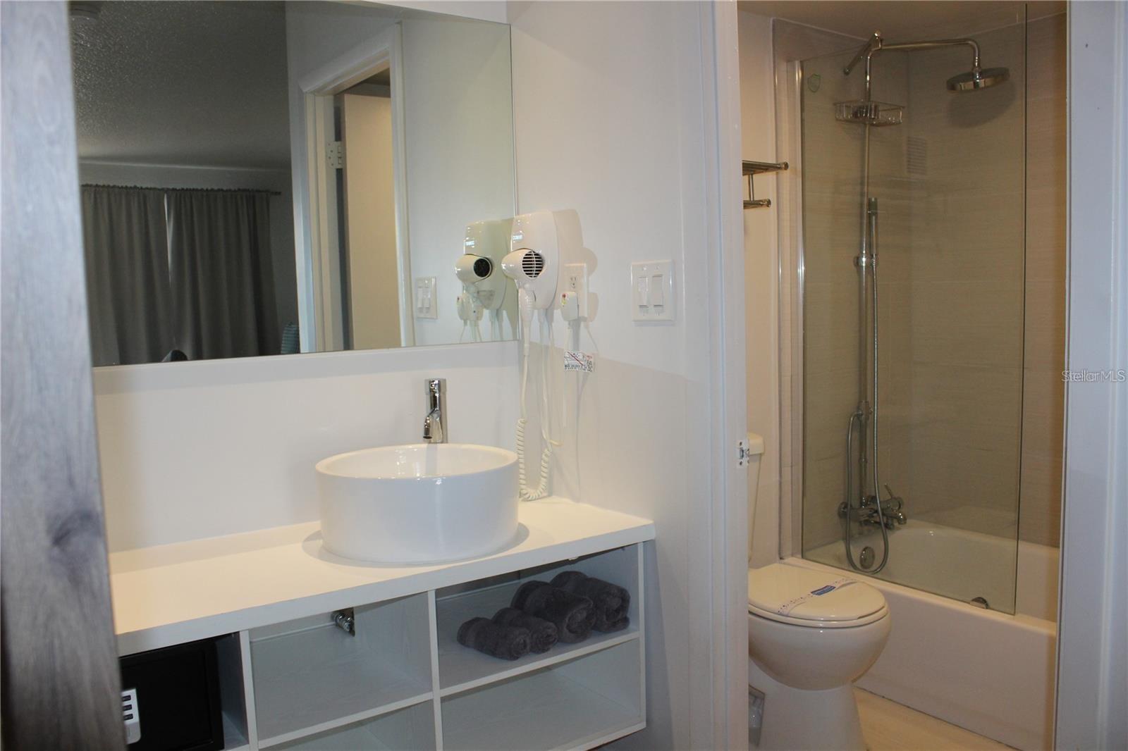 5367 W IRLO BRONSON MEM HWY, #1-203, Kissimmee, FL 34746