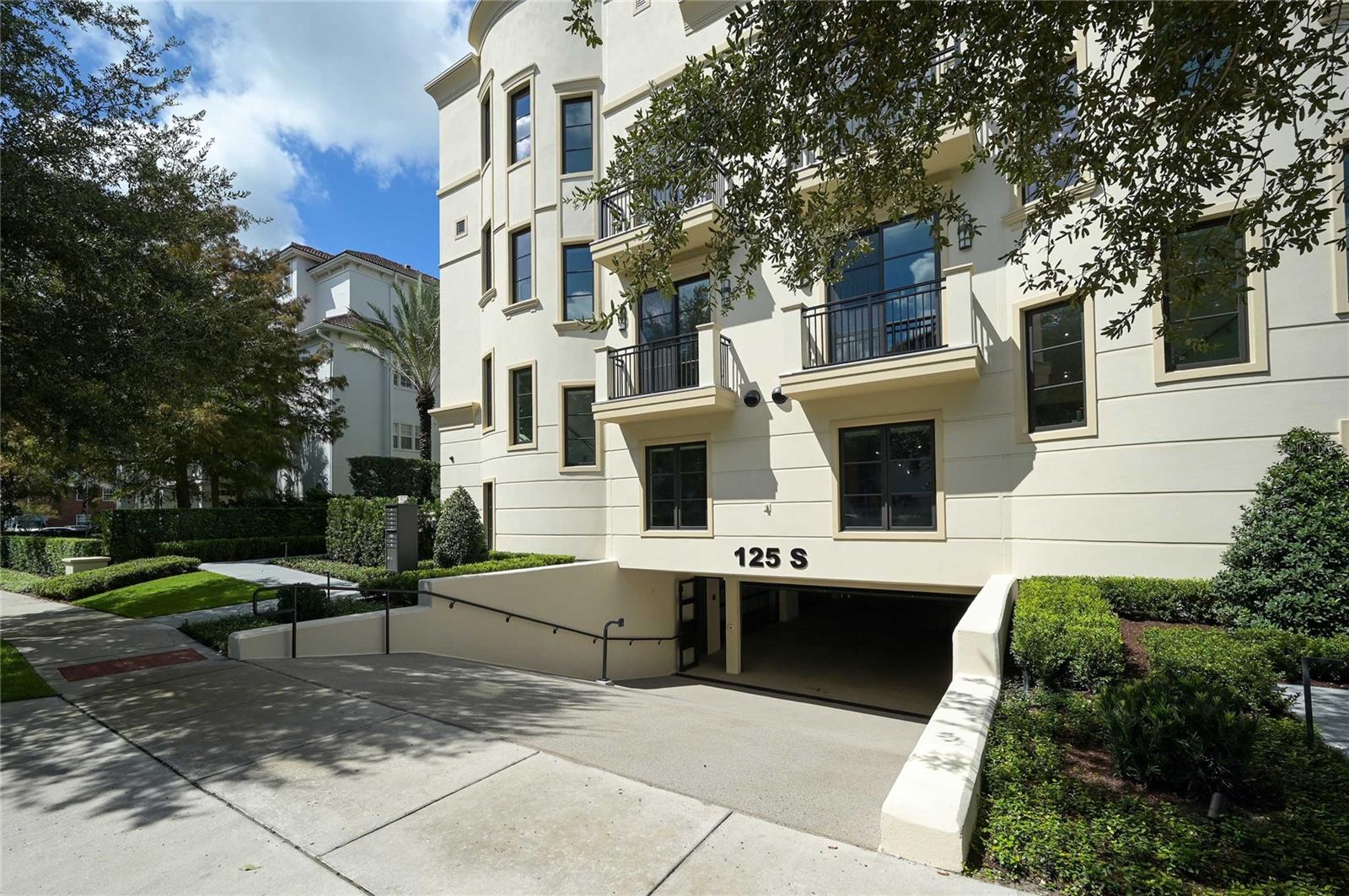 125 S INTERLACHEN AVENUE, #1, Winter Park, FL 32789