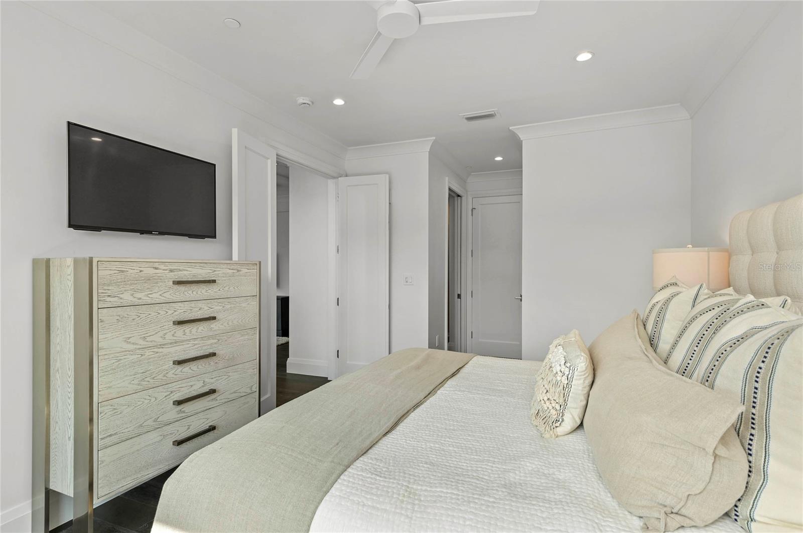 125 S INTERLACHEN AVENUE, #1, Winter Park, FL 32789