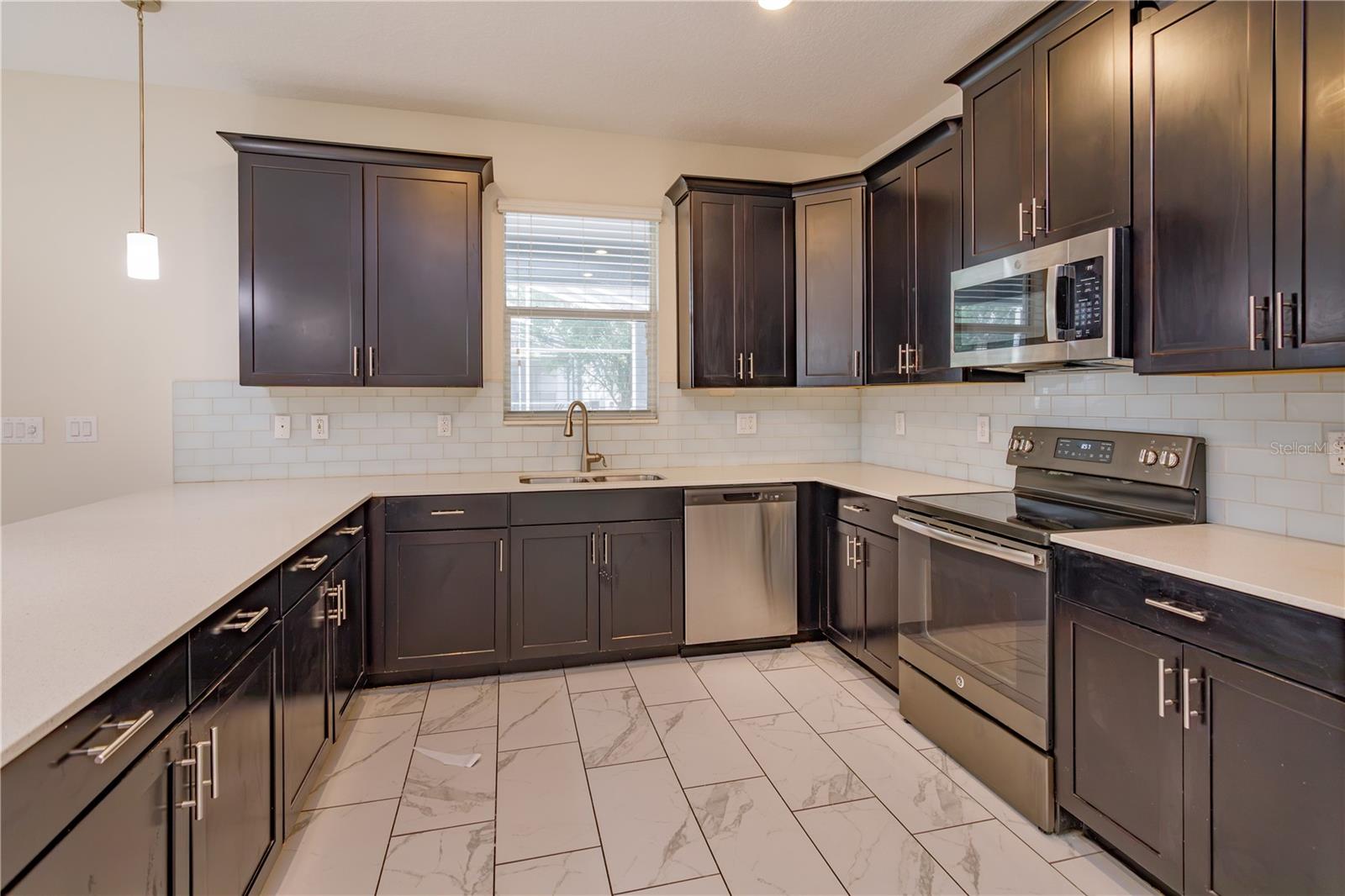 1673 MOON VALLEY DRIVE, Davenport, FL 33896