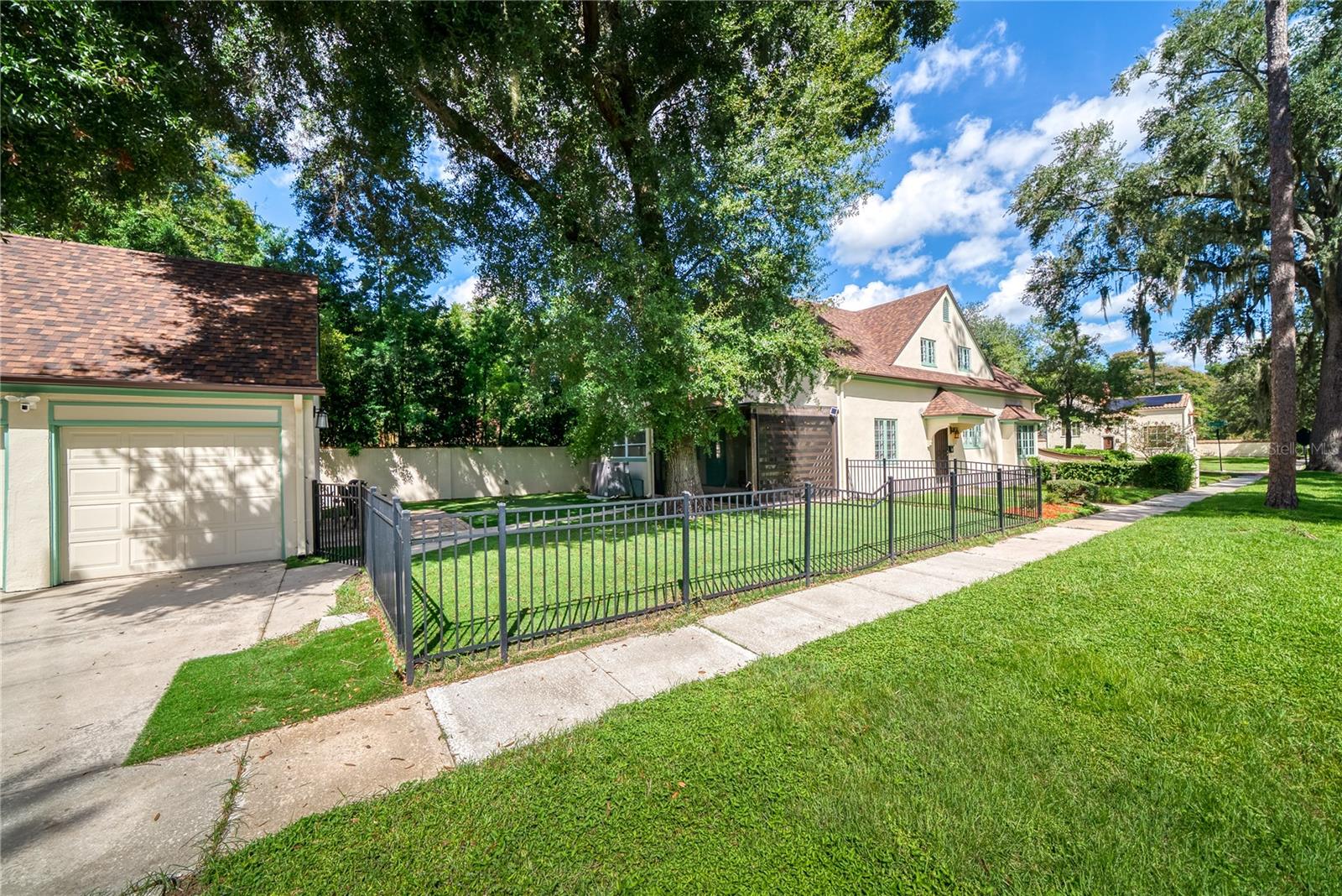 1216 GOLDEN LANE, Orlando, FL 32804