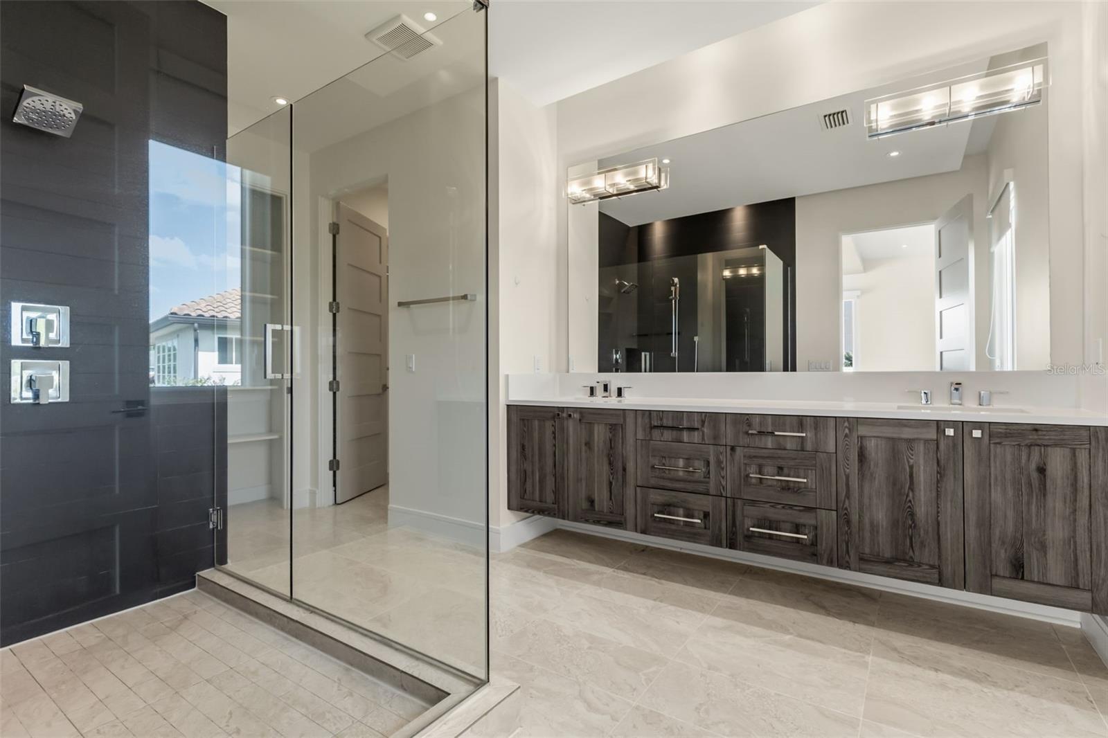 Primary Bathroom - 2nd floor