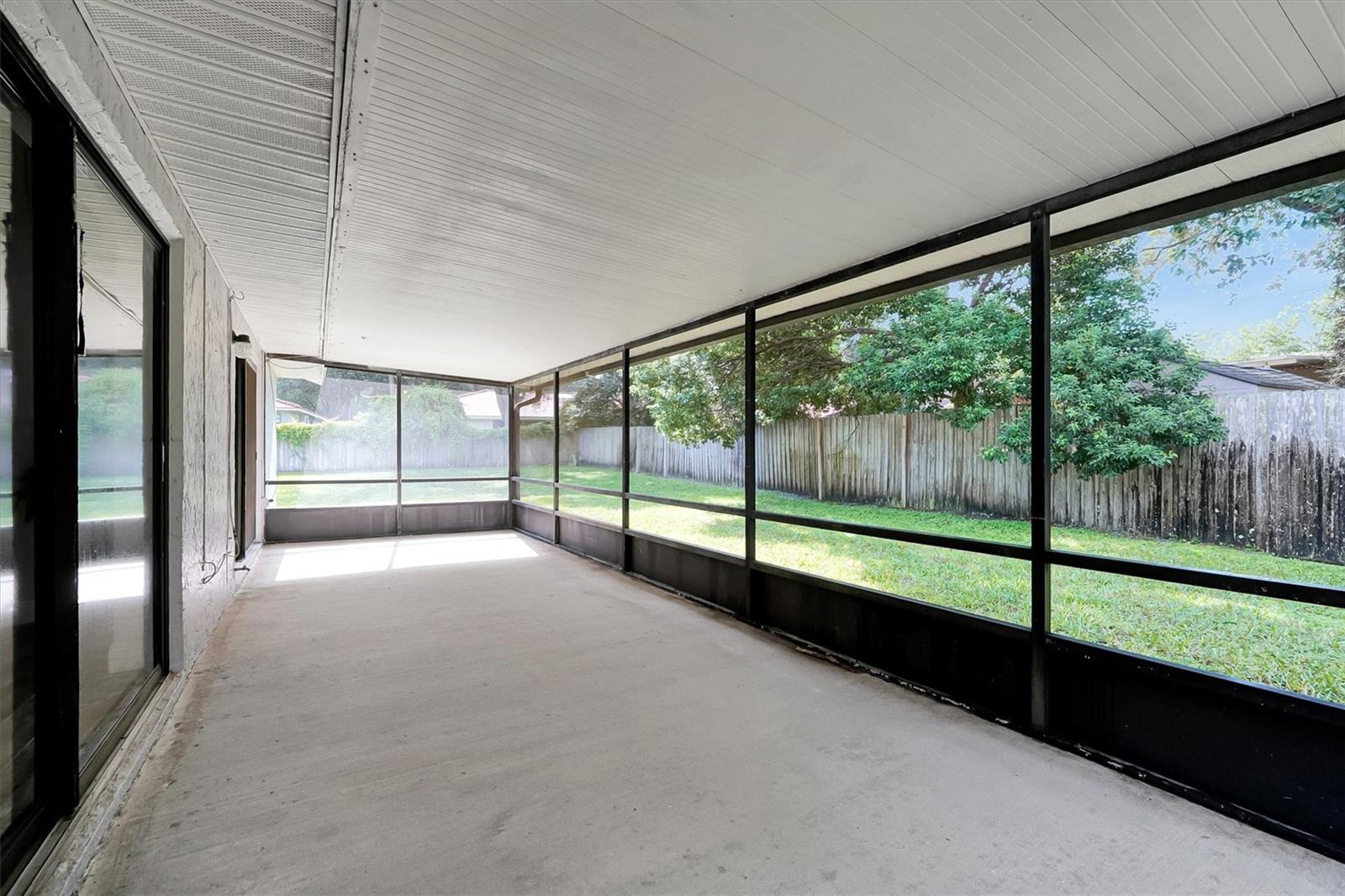 Screen porch