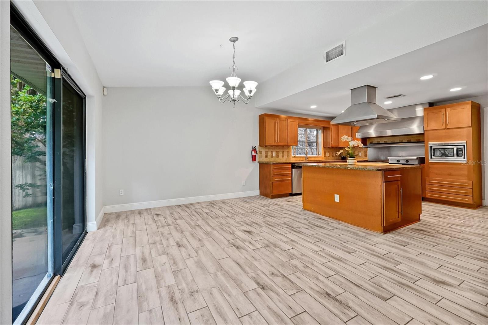 Dining room & kitchen