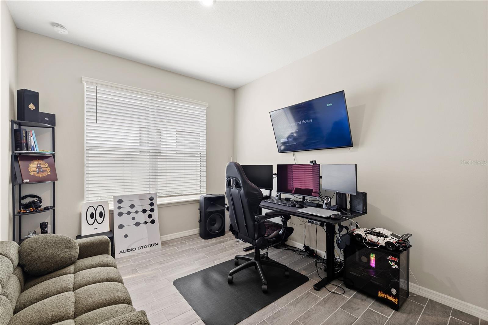 Guest Bedroom 3/Office
