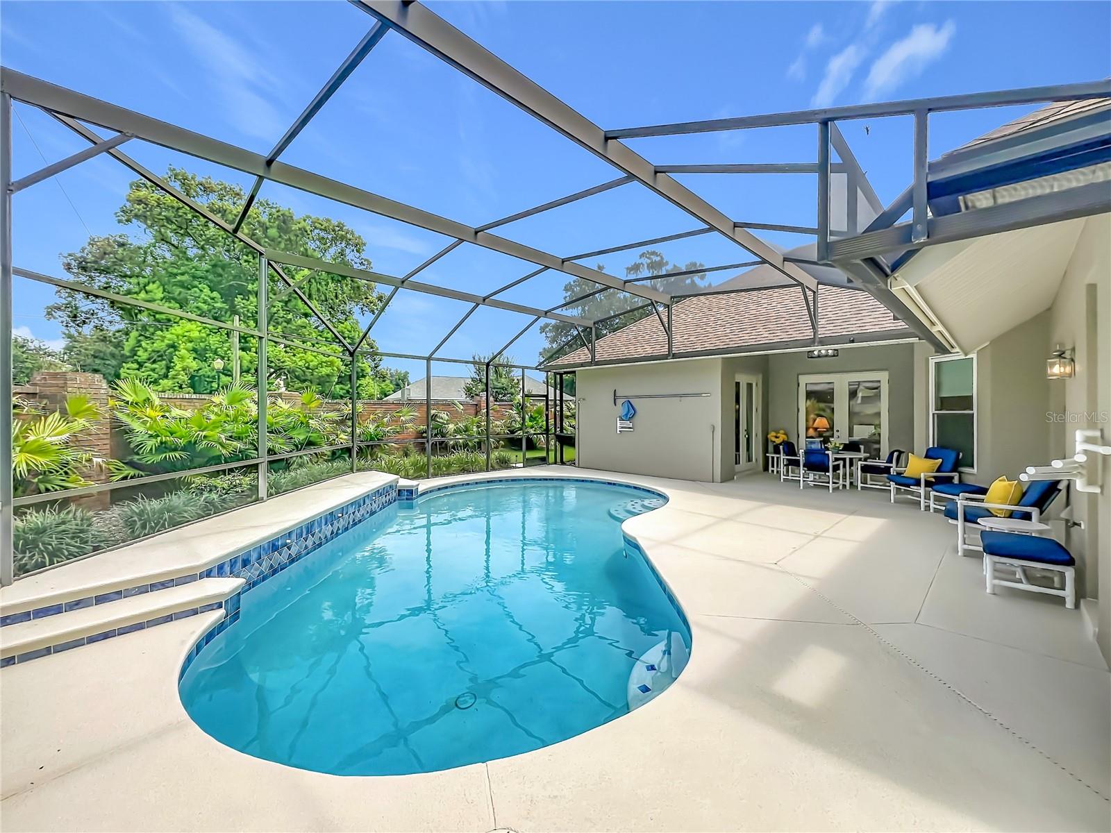 POOL HAS FOUNTAIN FEATURE PROVIDING RELAXING WATER NOISE